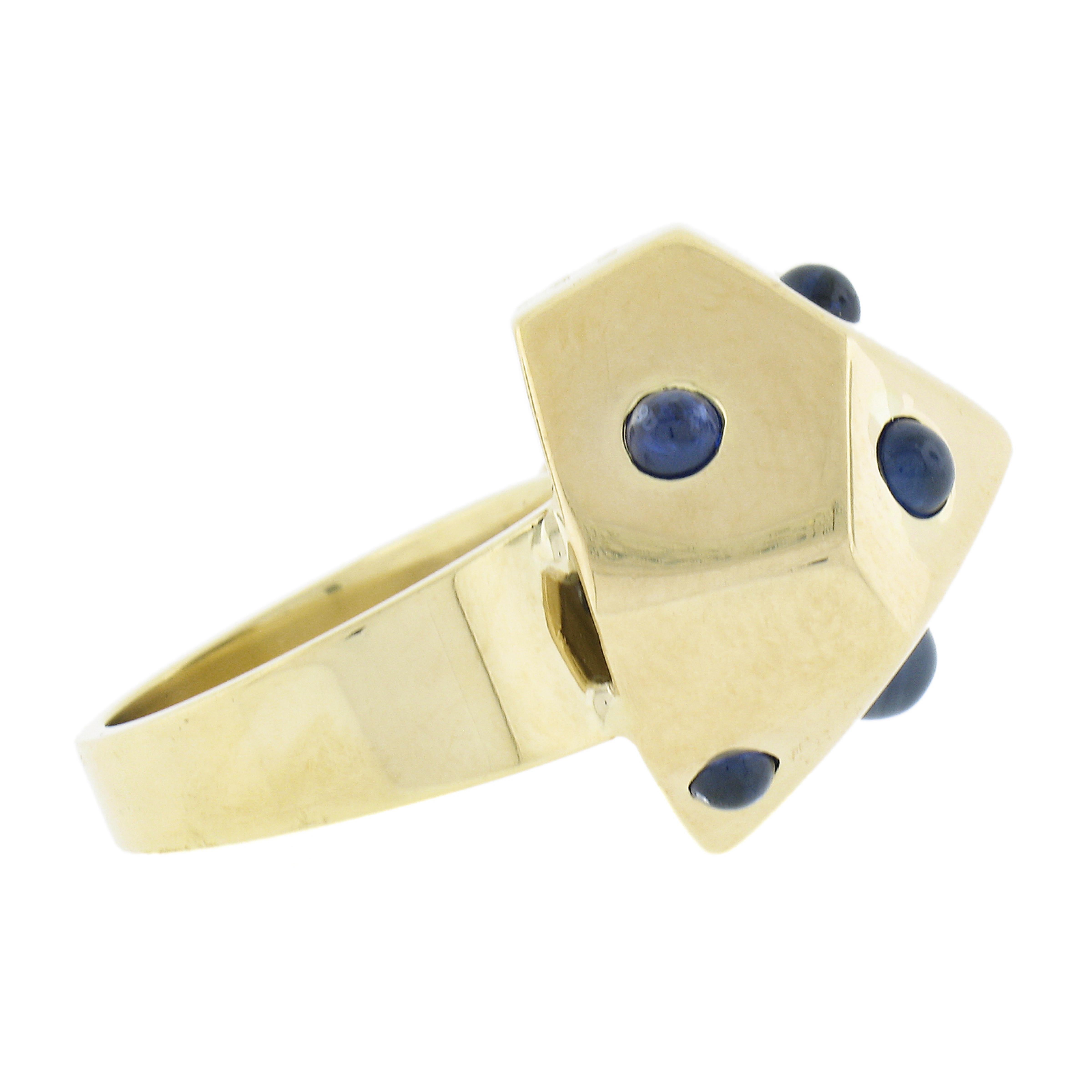 Designer Solid 18K Yellow Gold Round Cabochon Cut Sapphire Geometric Band Ring In Good Condition For Sale In Montclair, NJ