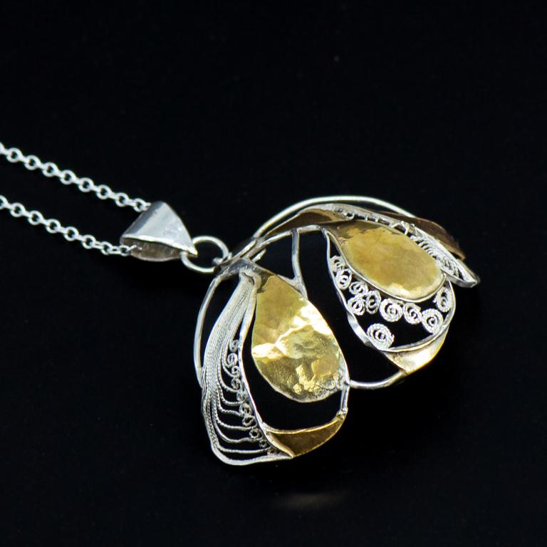 Pendentif nautique spinnaker voilant en or et argent filigrane en vente 1