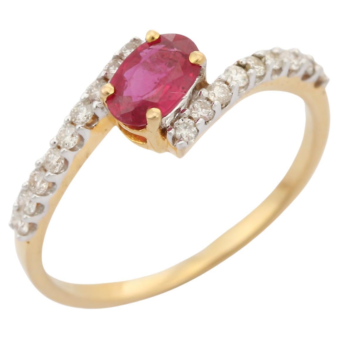 Anillo de diseño con diamante natural y rubí en oro amarillo macizo de 18k