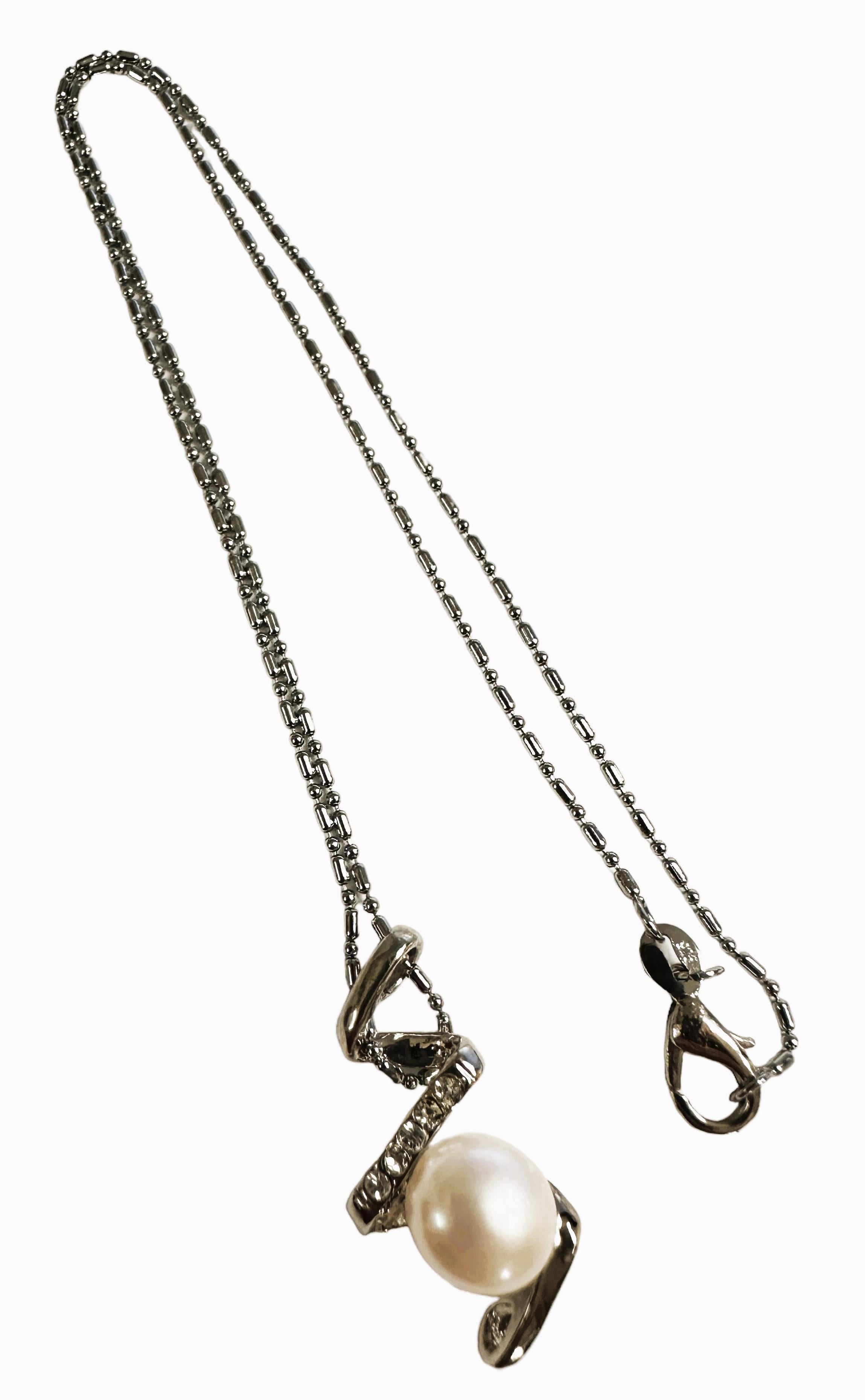 Designer Sterling Silver & Pearl Pendant Necklace 16 Inches For Sale 4