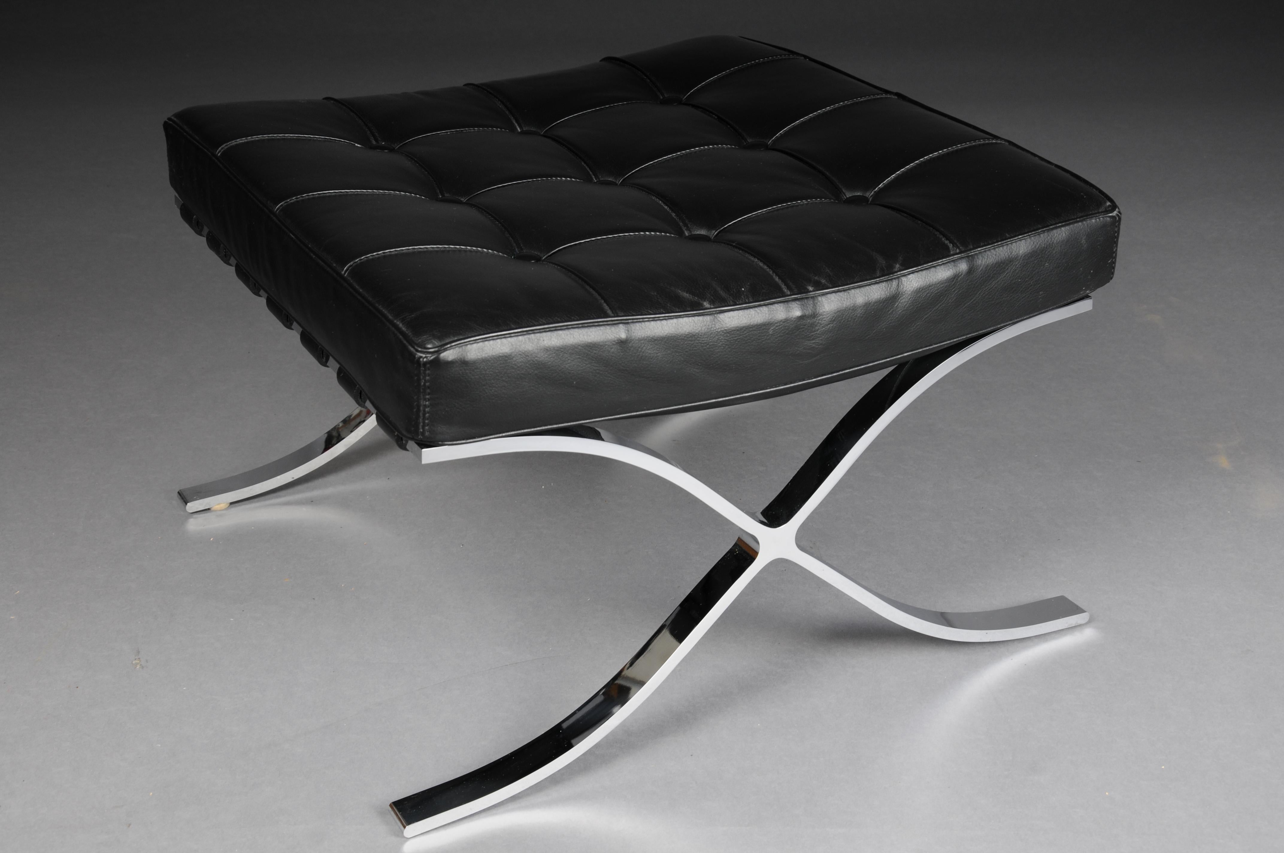 Designer stool by ALIVAR, Bareclona, Made in Italy

Solid chrome frame with black genuine leather upholstery.

Very elegant and timeless design.

An absolute design classic with a very high recognition value.

The seat has been reupholstered with
