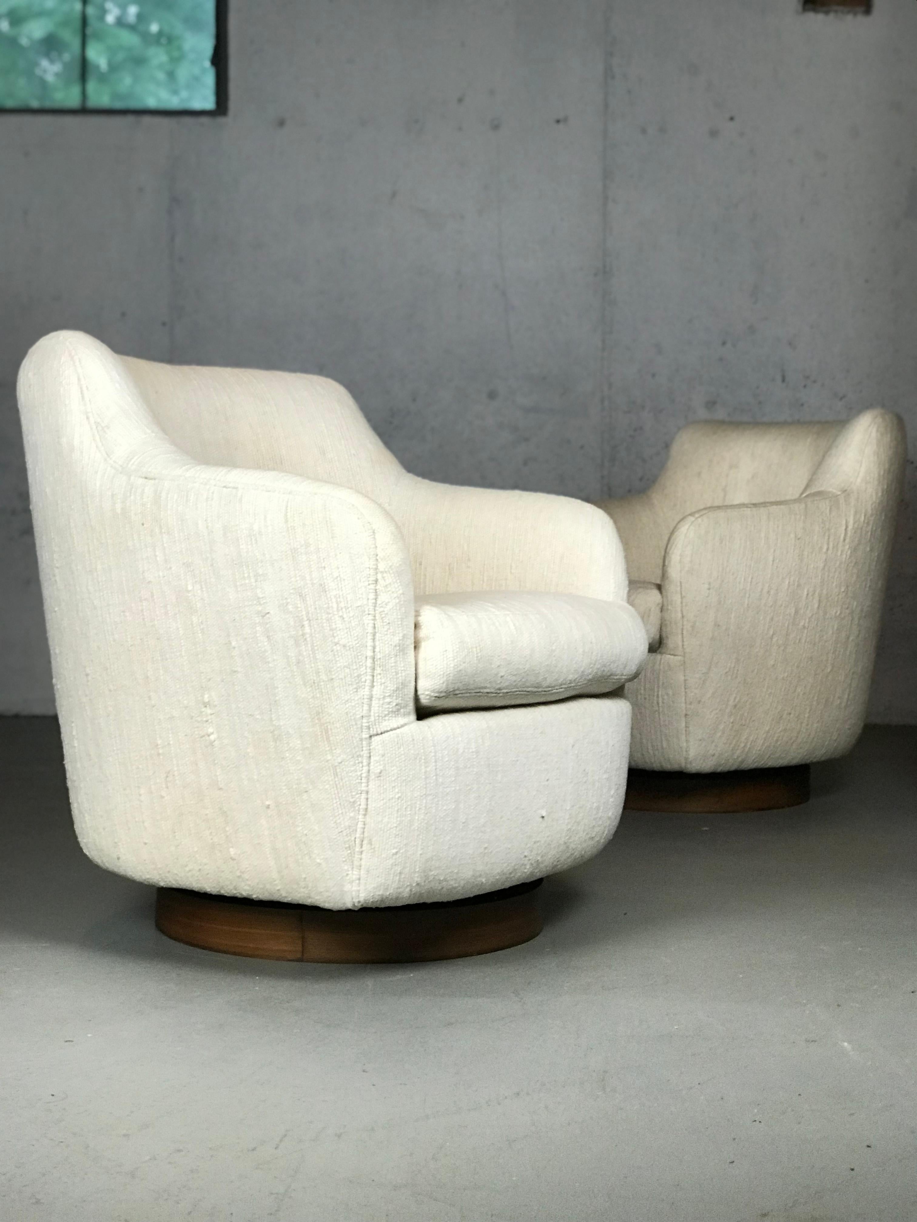 Designer Swivel and Tilt Lounge Chairs by Milo Baughman for Thayer Coggin 5