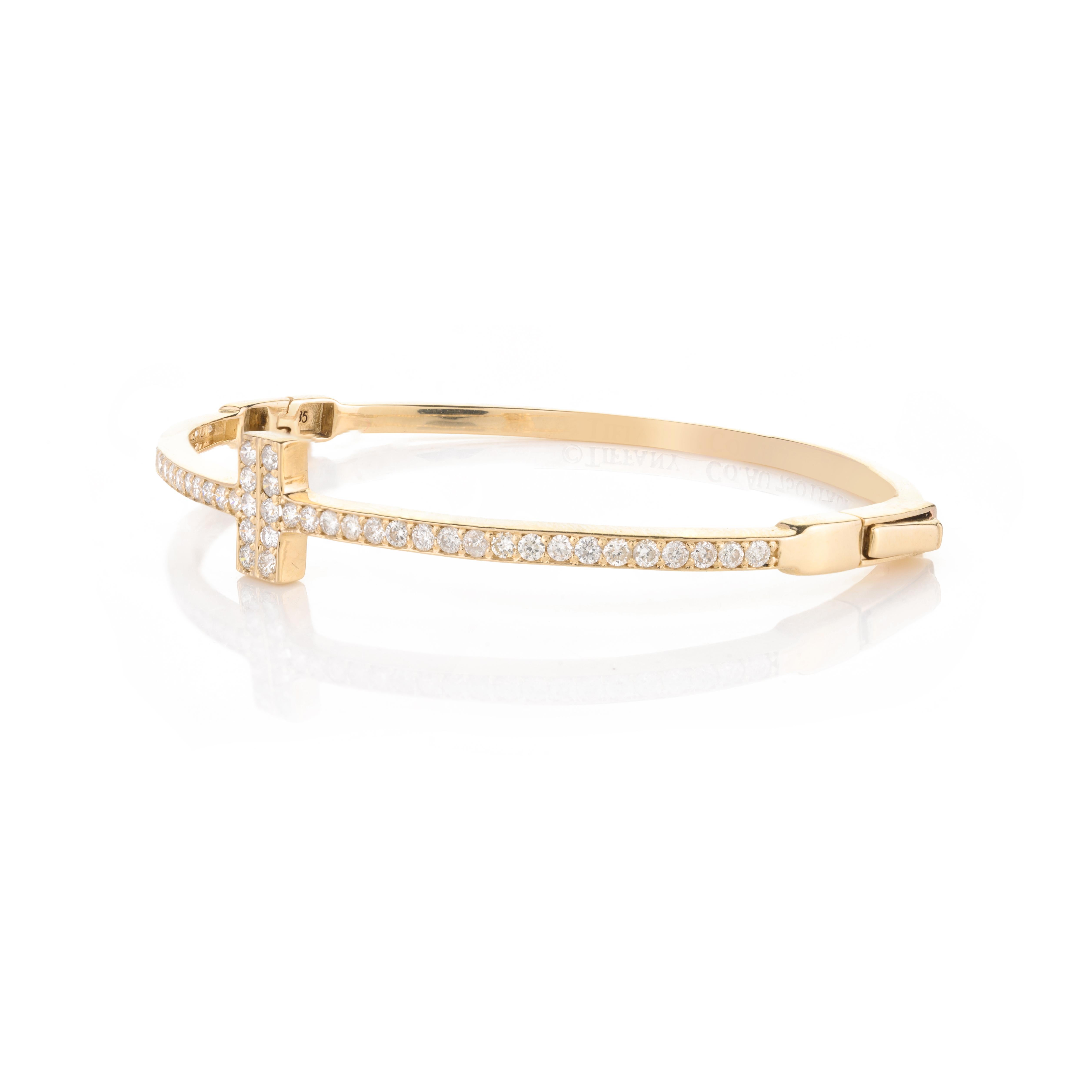 Round Cut Designer T Diamond Hinged Wired Bangle Bracelet in 14k Solid Yellow Gold For Sale