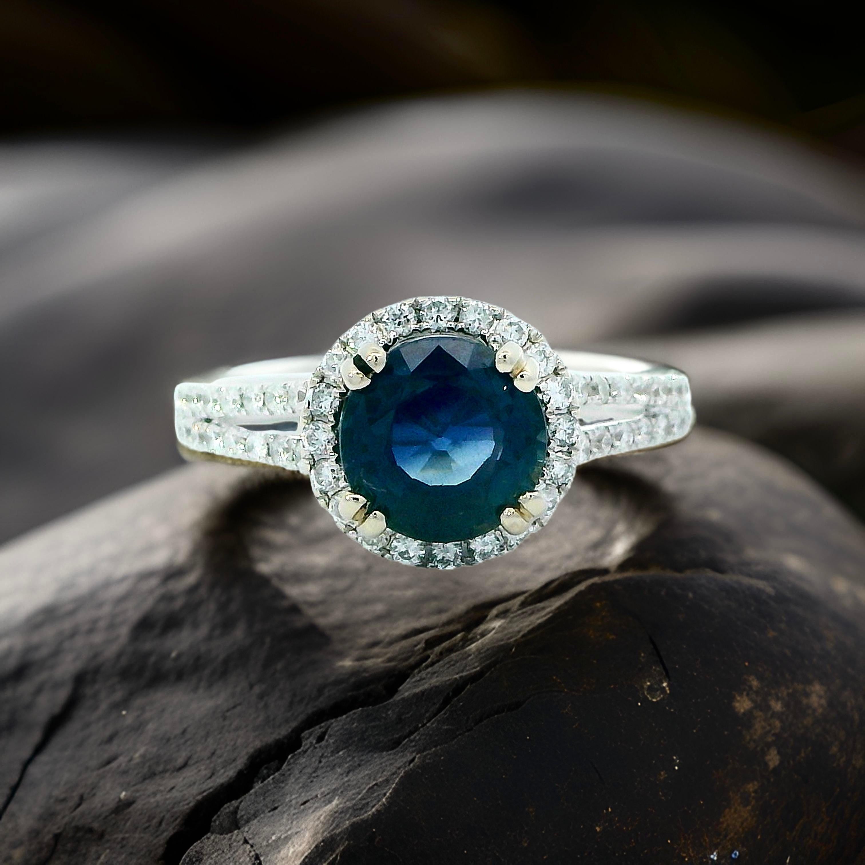 Designer Venetti 1.73 ct Sapphire and Diamond Halo Ring 14766 In Good Condition For Sale In Derby, NY
