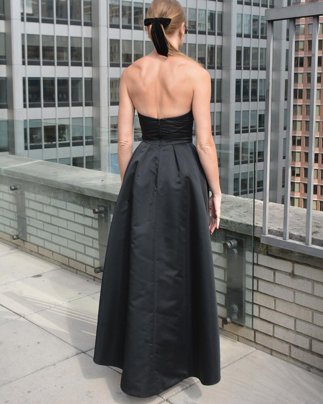 Abito di design vintage anni '80 in raso di seta con fiocco in vita in vendita 2