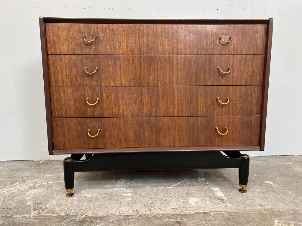 Designer Vintage Retro 1950s Teak Chest of Drawers standing on ebonised legs In Good Condition For Sale In Markington, GB