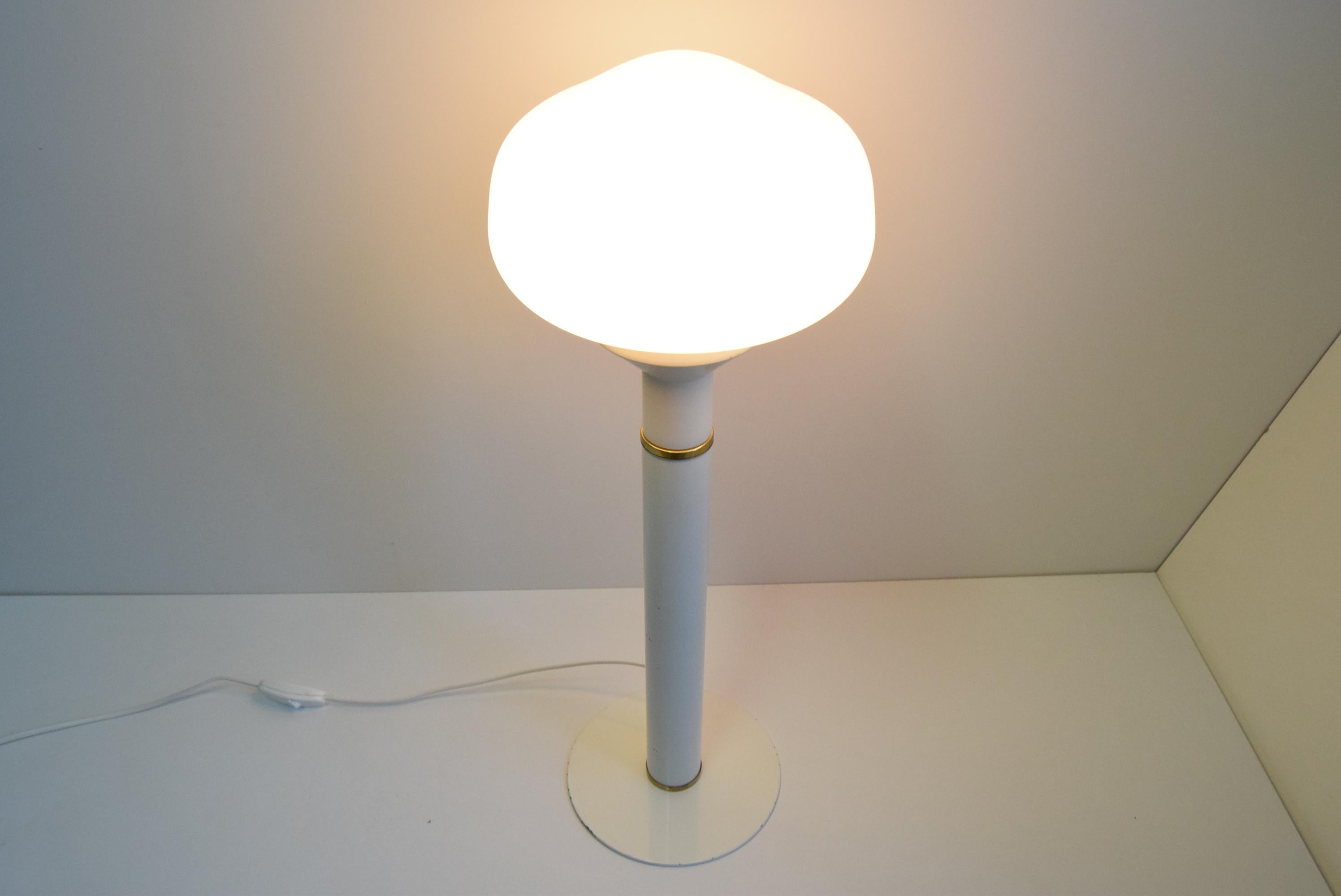 Designer-Vintage-Stehlampe oder Tischlampe, Tschechoslowakei, 1970er Jahre. (Metall) im Angebot