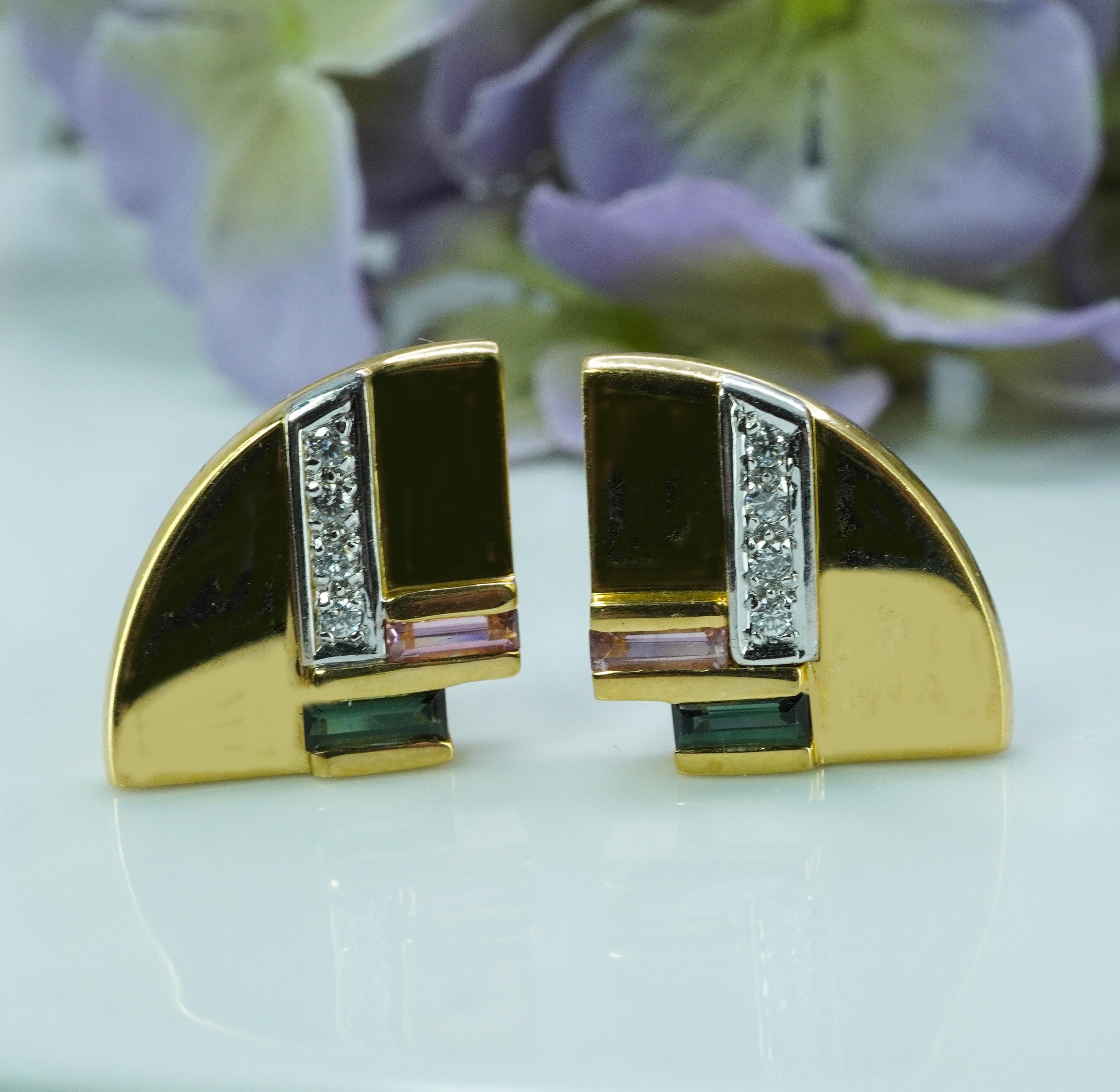   Designer Vitelli Diamant Grün Rosa Turmalin Ohrringe 18K Gold Heavy Vintage Estate Ohrstecker

Diese wunderschönen Ohrringe aus 18 Karat Gelbgold sind das luxuriöseste aller Geschenke. Die Ohrringe sind signiert VITELLI (siehe Bild). Es sind