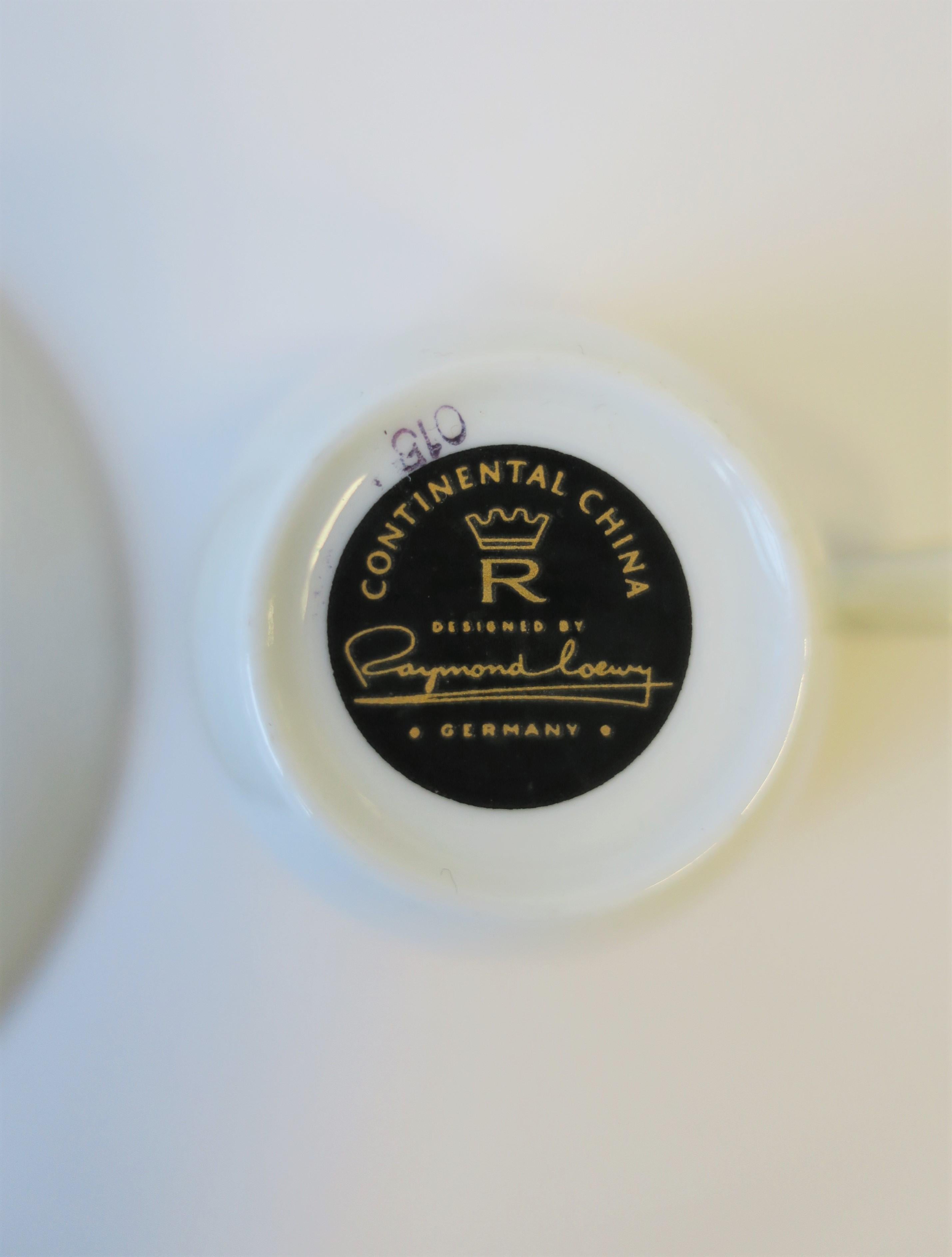 Ray Loewy Espresso-Couchtisch & Untertasse aus Weiß-, Grau- und Goldporzellan von Ray Loewy, 2er-Set im Angebot 3