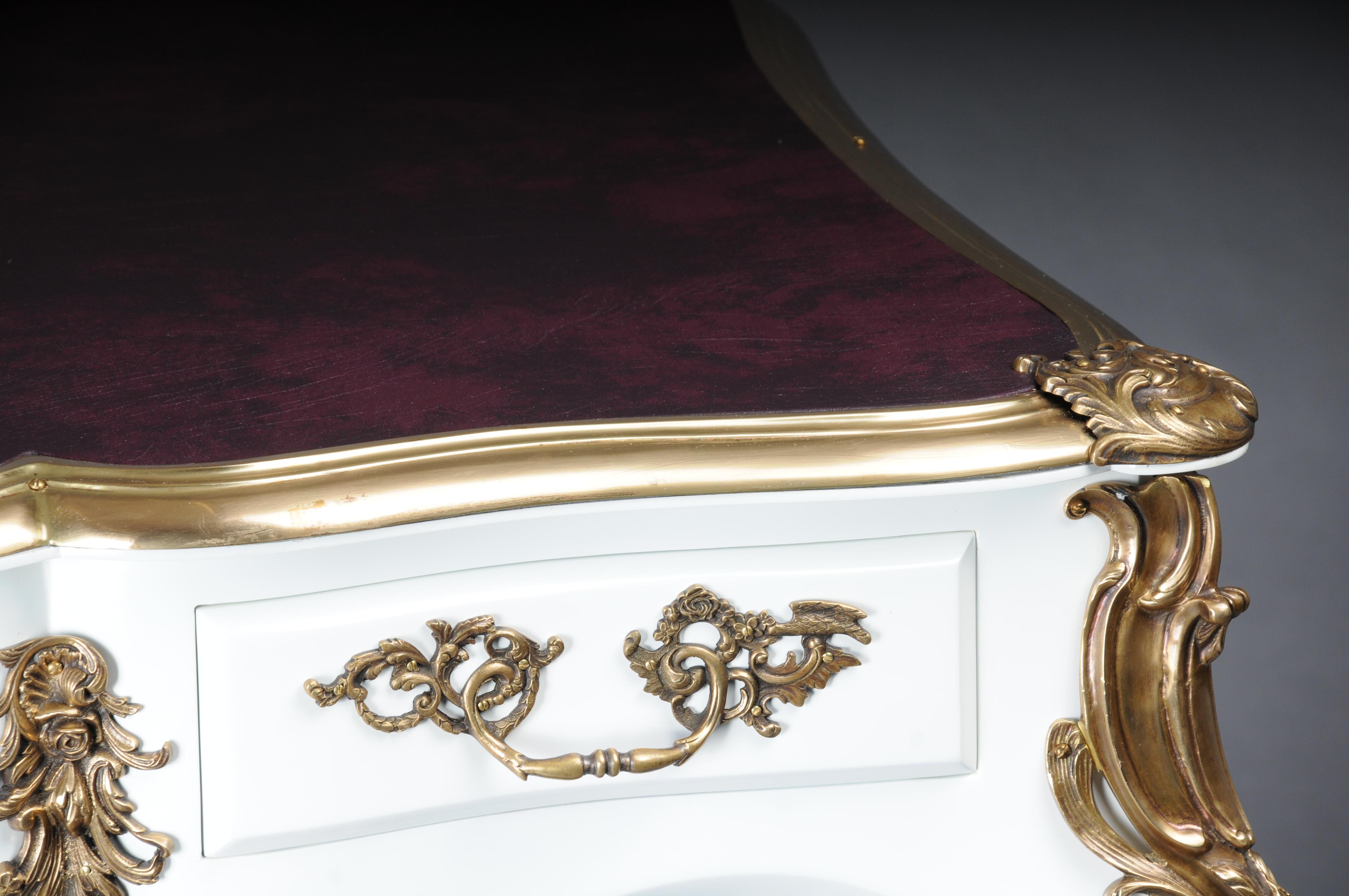 Bureau design/Bureau Plat en style Louis XV, blanc brillant et or en vente 4