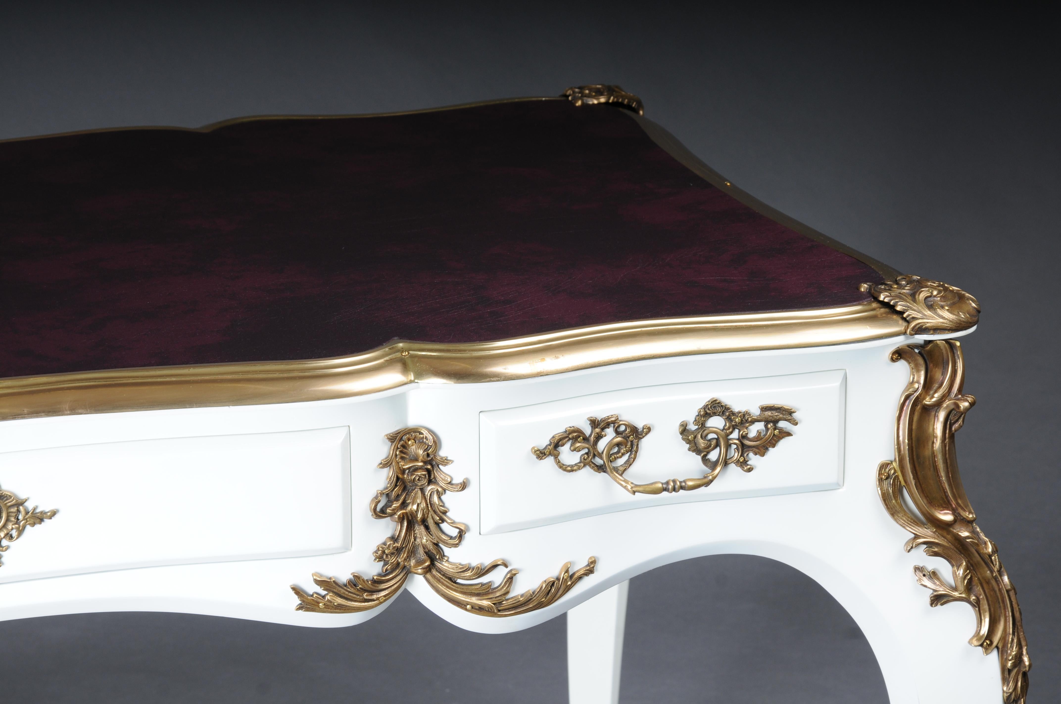 Bureau design/Bureau Plat en style Louis XV, blanc brillant et or en vente 5