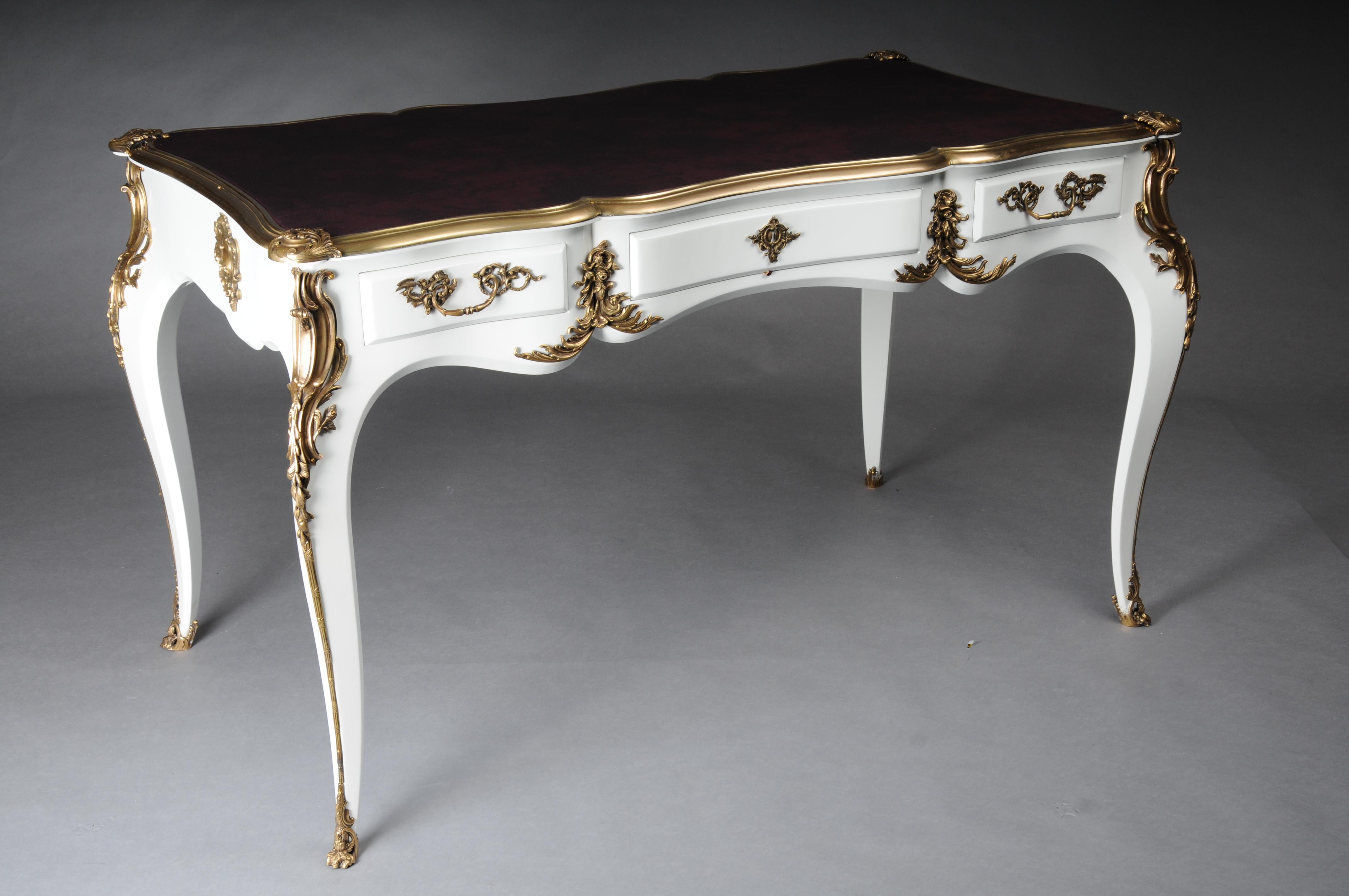 Bureau design/Bureau Plat en style Louis XV, blanc brillant et or en vente 6