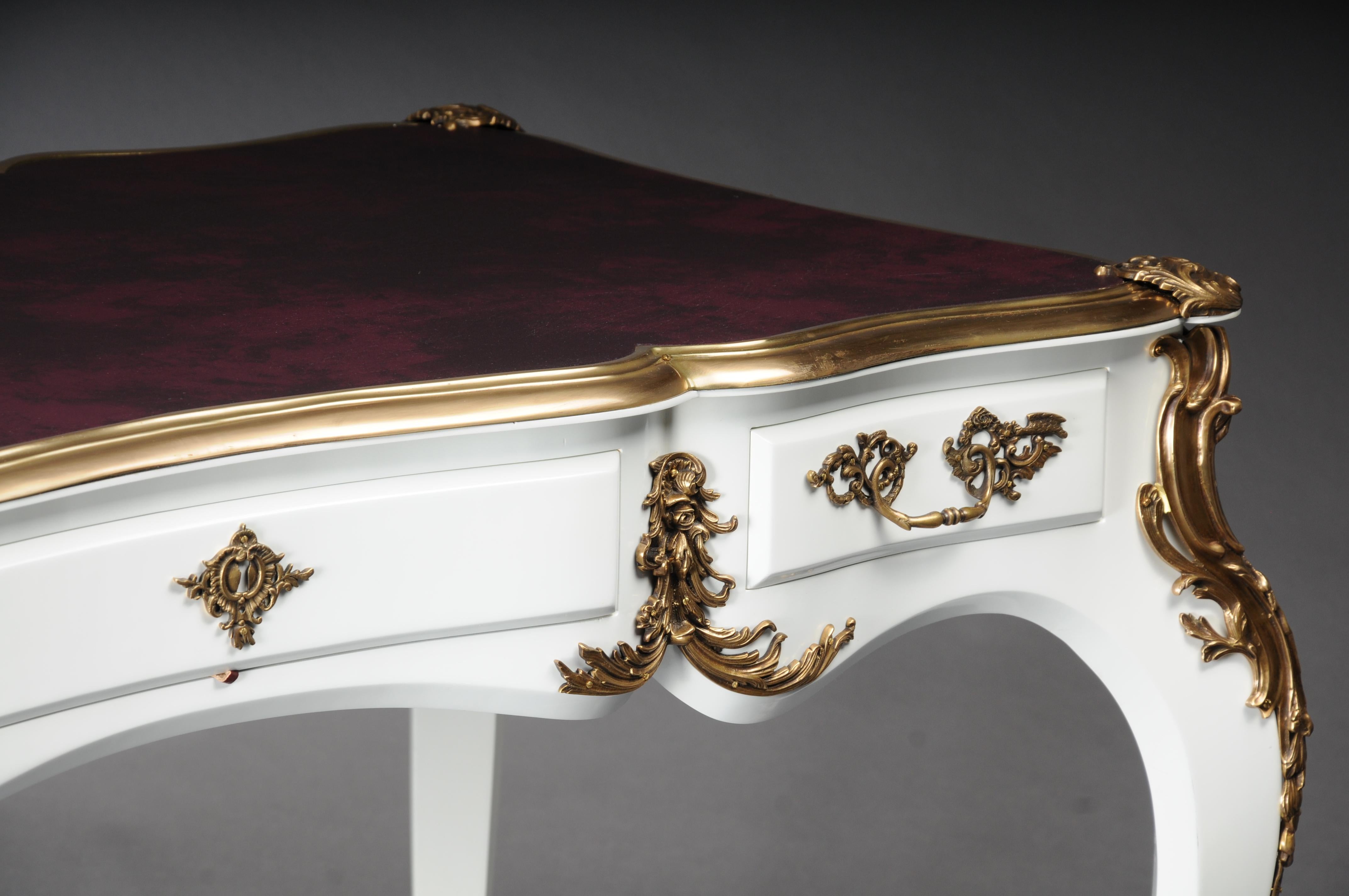 Bureau design/Bureau Plat en style Louis XV, blanc brillant et or en vente 9
