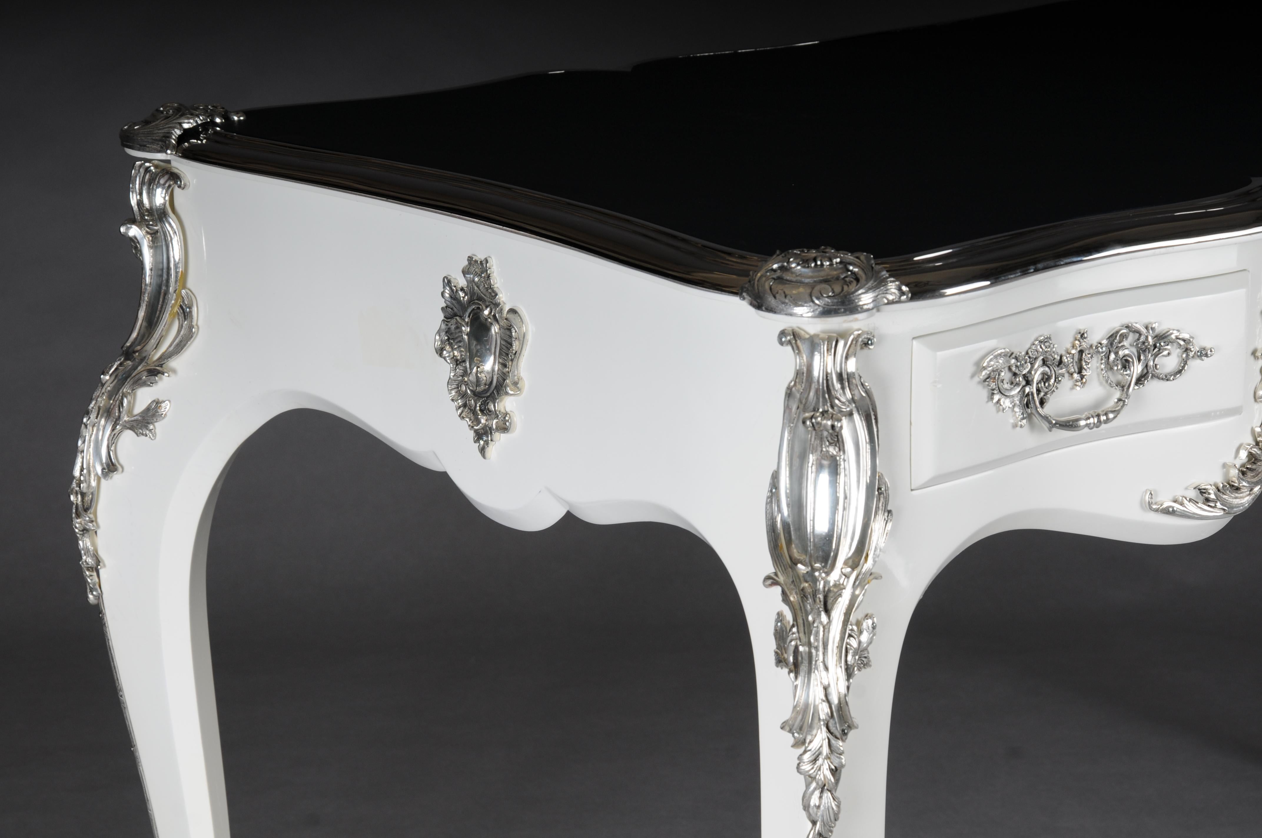 Scrittoio/Bureau Plat di design in stile Luigi XV, bianco e argento lucido in vendita 5