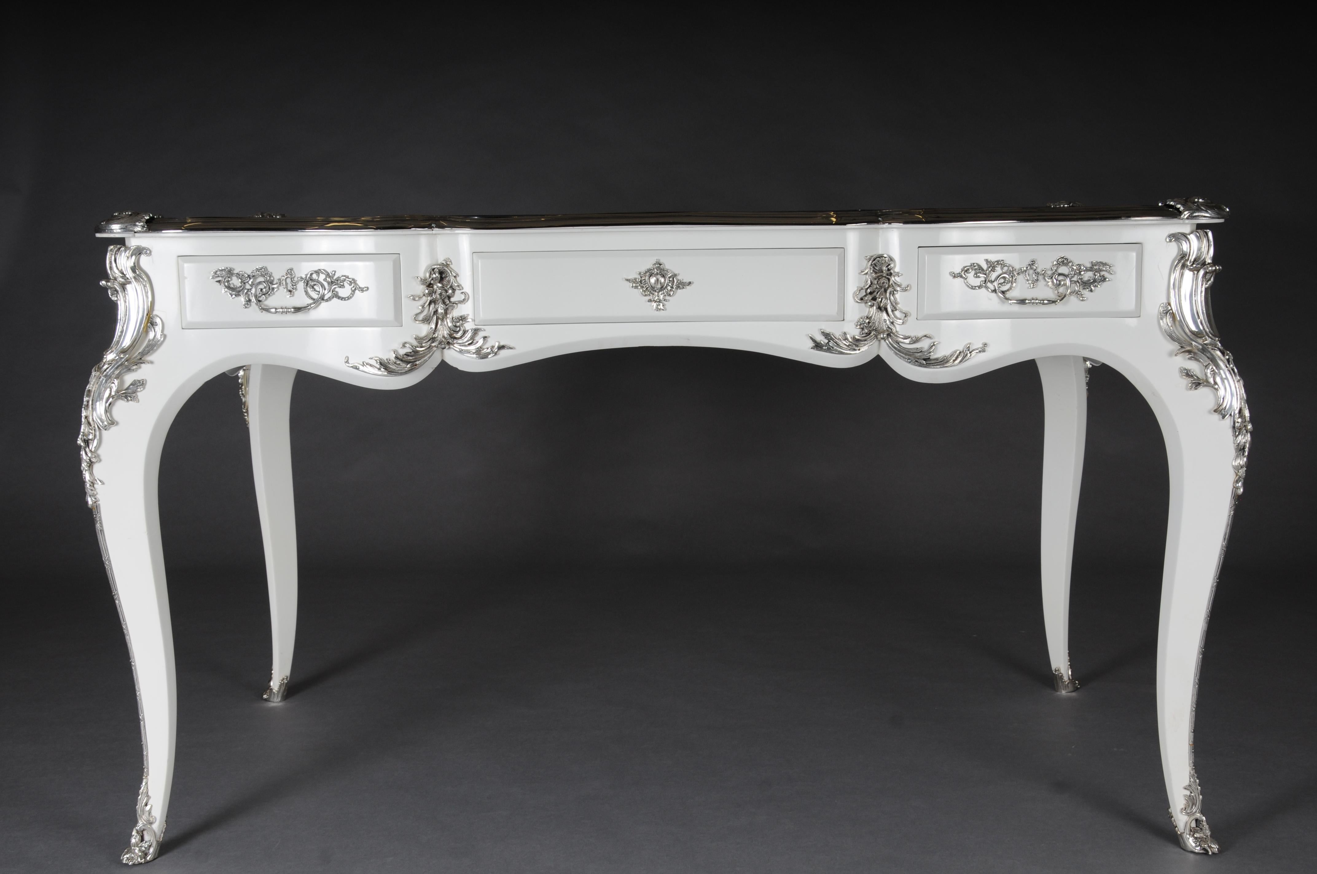 Designer-Schreibtisch/Bureau-Teller im Louis-XV-Stil, hochglänzend Weiß und Silber (Französisch) im Angebot