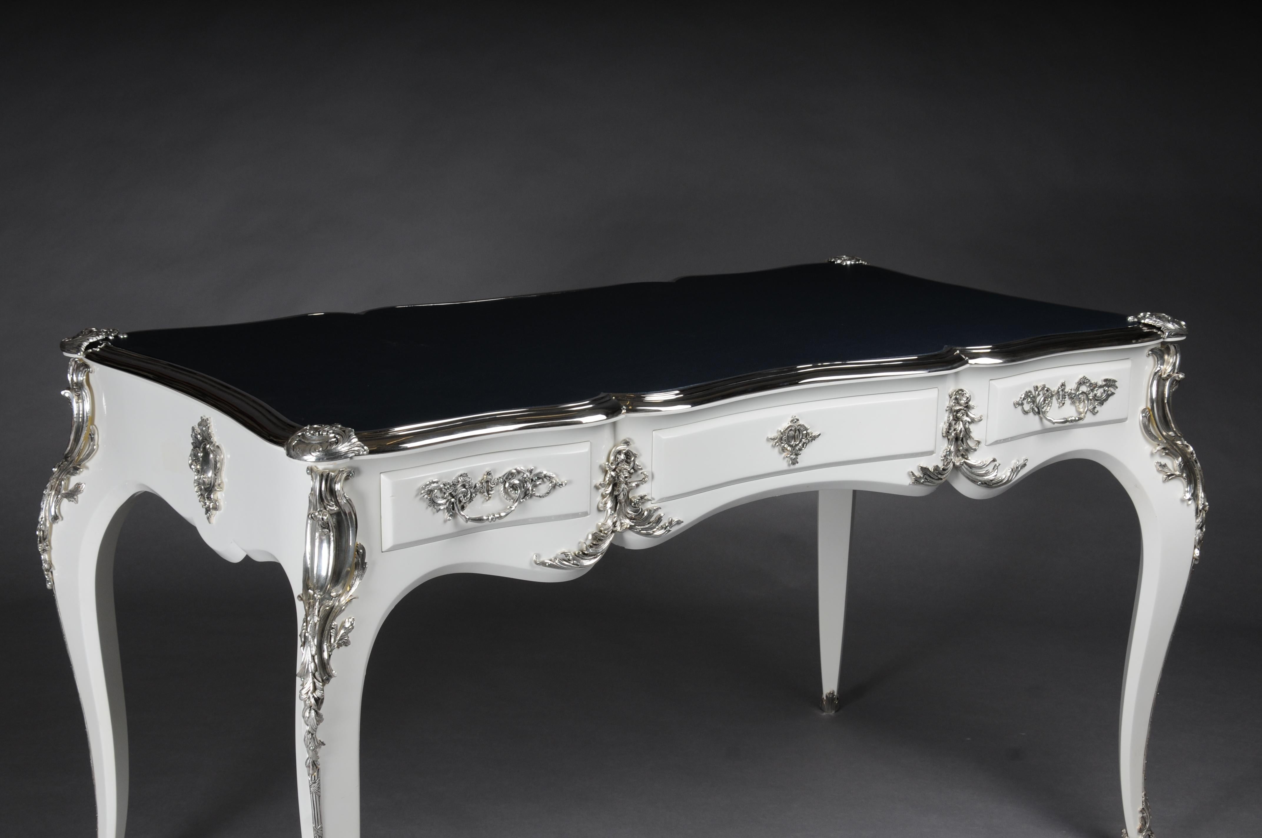 Designer-Schreibtisch/Bureau-Teller im Louis-XV-Stil, hochglänzend Weiß und Silber im Angebot 2