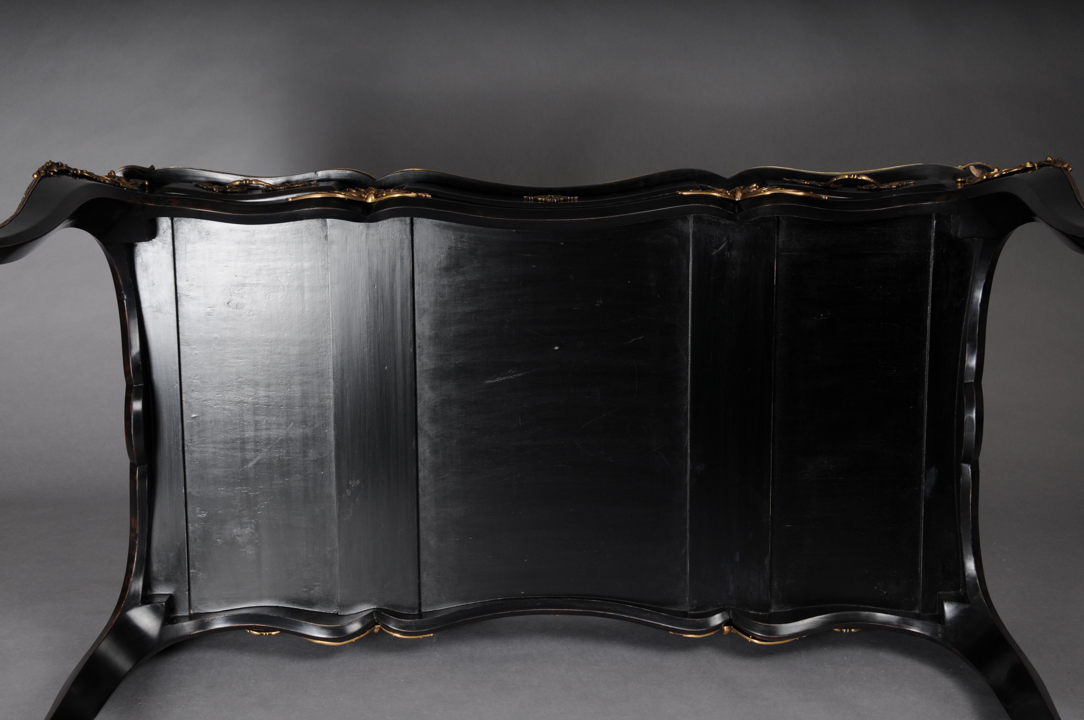 Scrivania di design / Bureau Plat in stile Luigi XV, nero pianoforte e oro in vendita 11