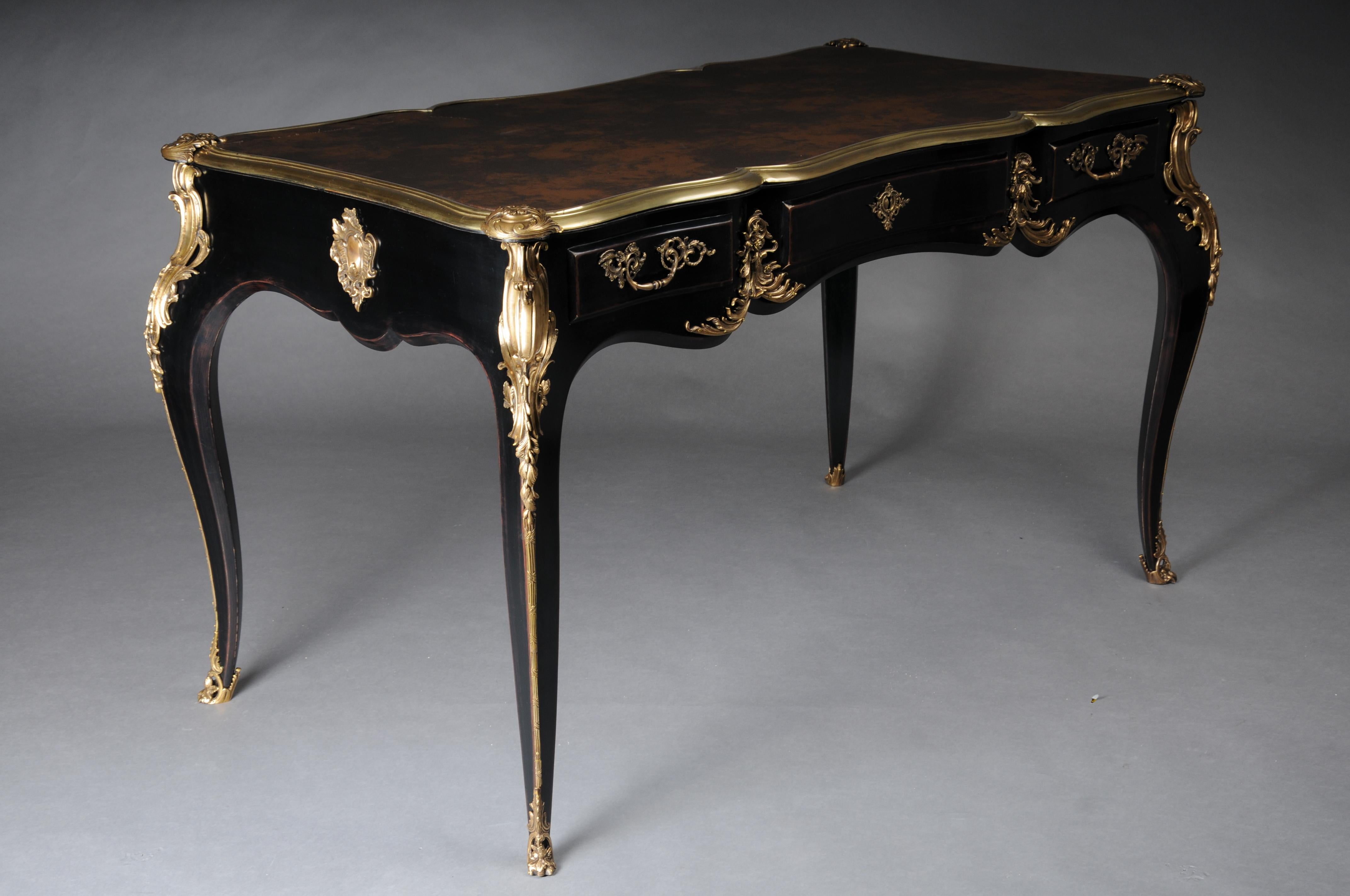 Scrivania di design / Bureau Plat in stile Luigi XV, nero pianoforte e oro in vendita 2