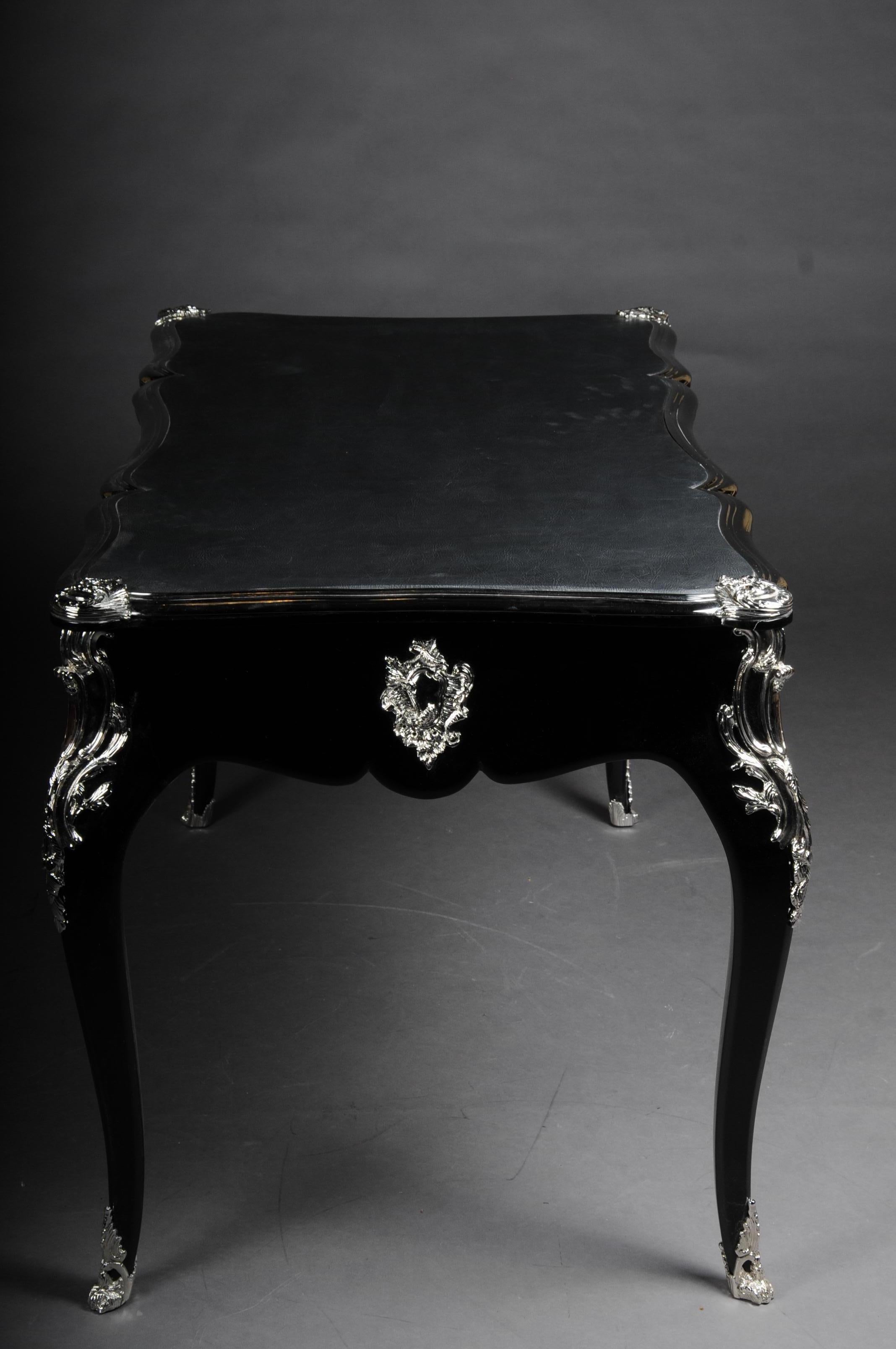 Designer Writing Desk / Bureau Plat in Louis XV Style, Piano Black In Good Condition For Sale In Berlin, DE