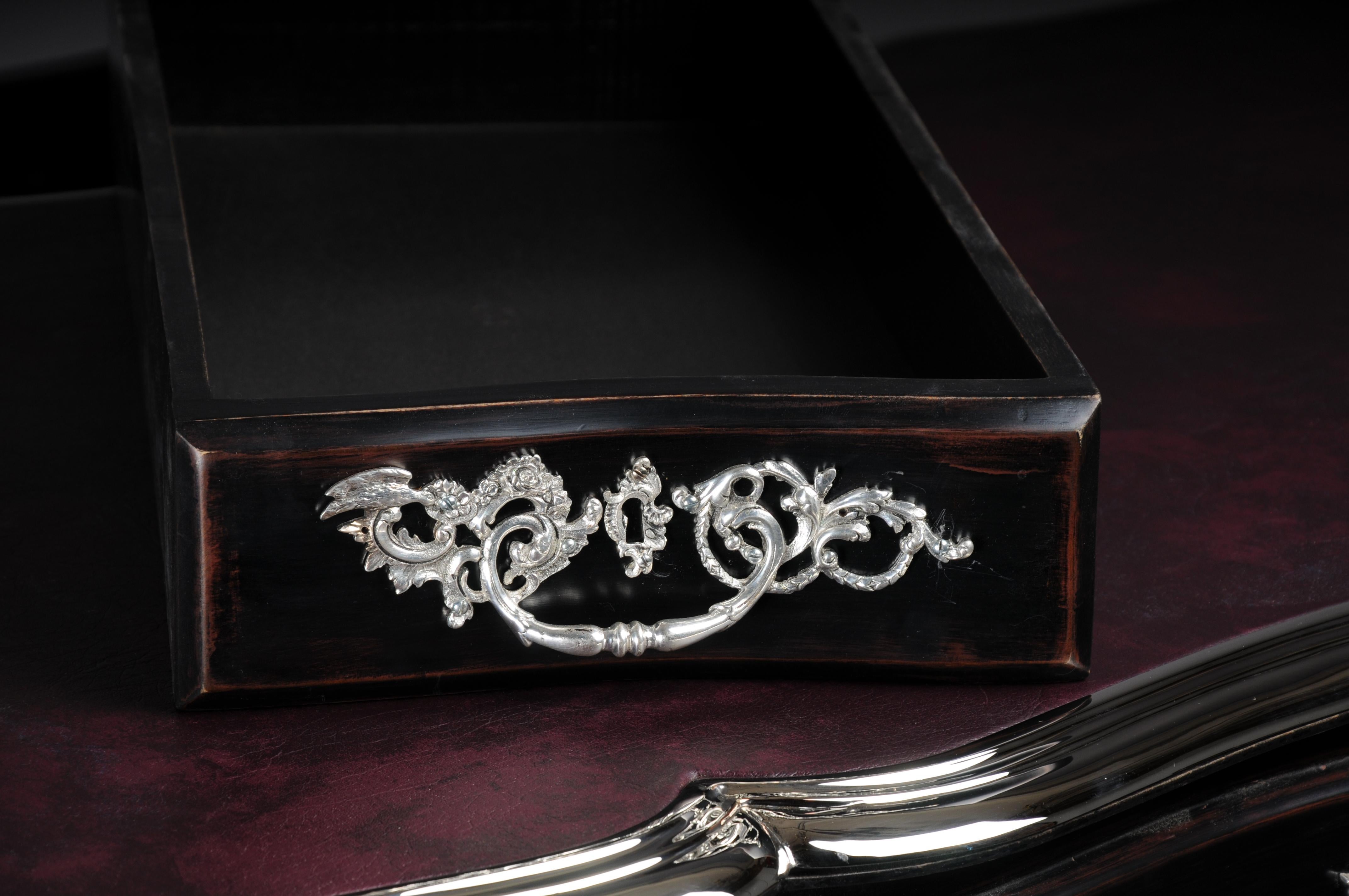 Scrivania di design / bureau plat in stile Luigi XV Piano Black con argento in vendita 11