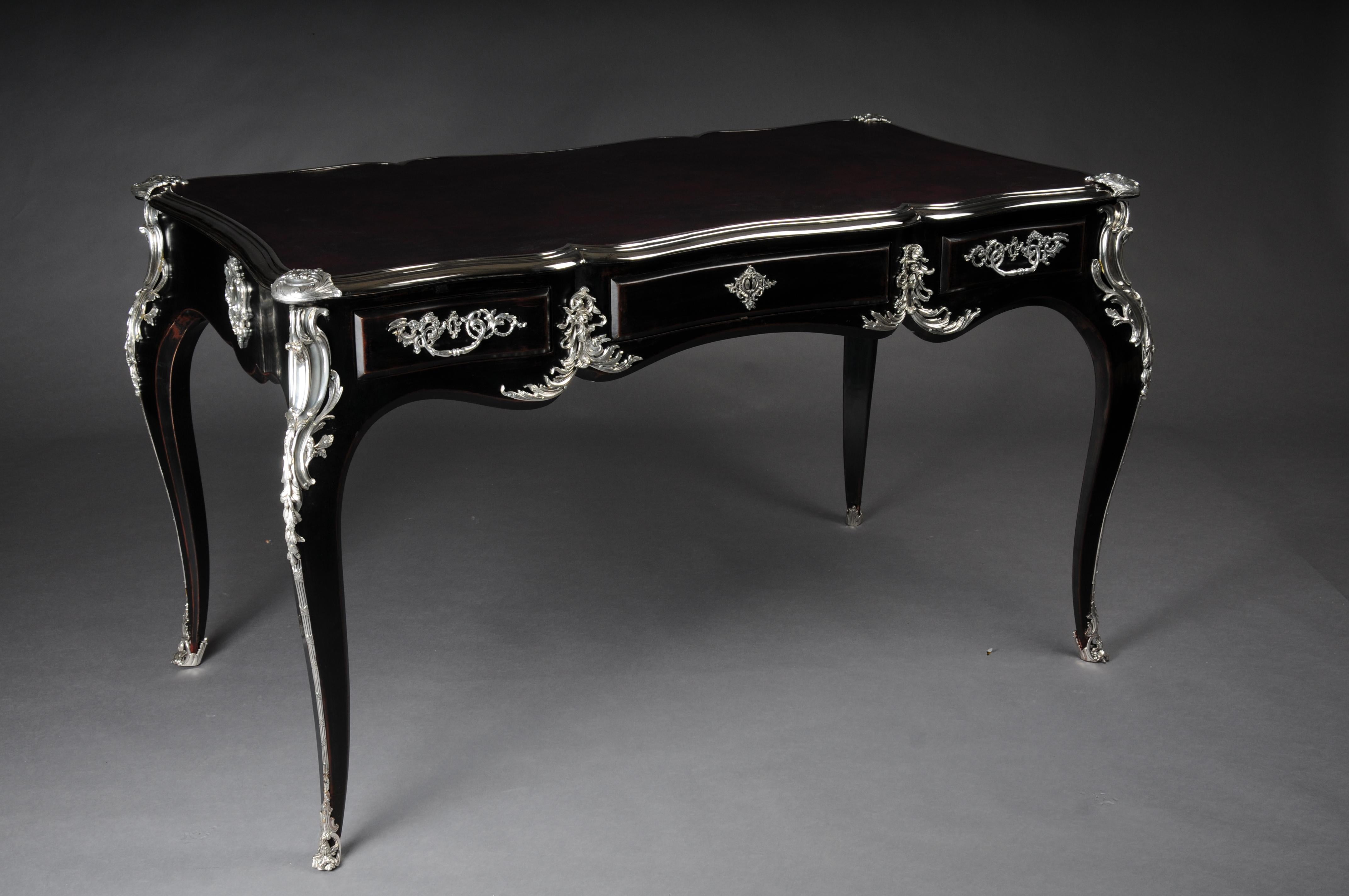 Annerito Scrivania di design / bureau plat in stile Luigi XV Piano Black con argento in vendita