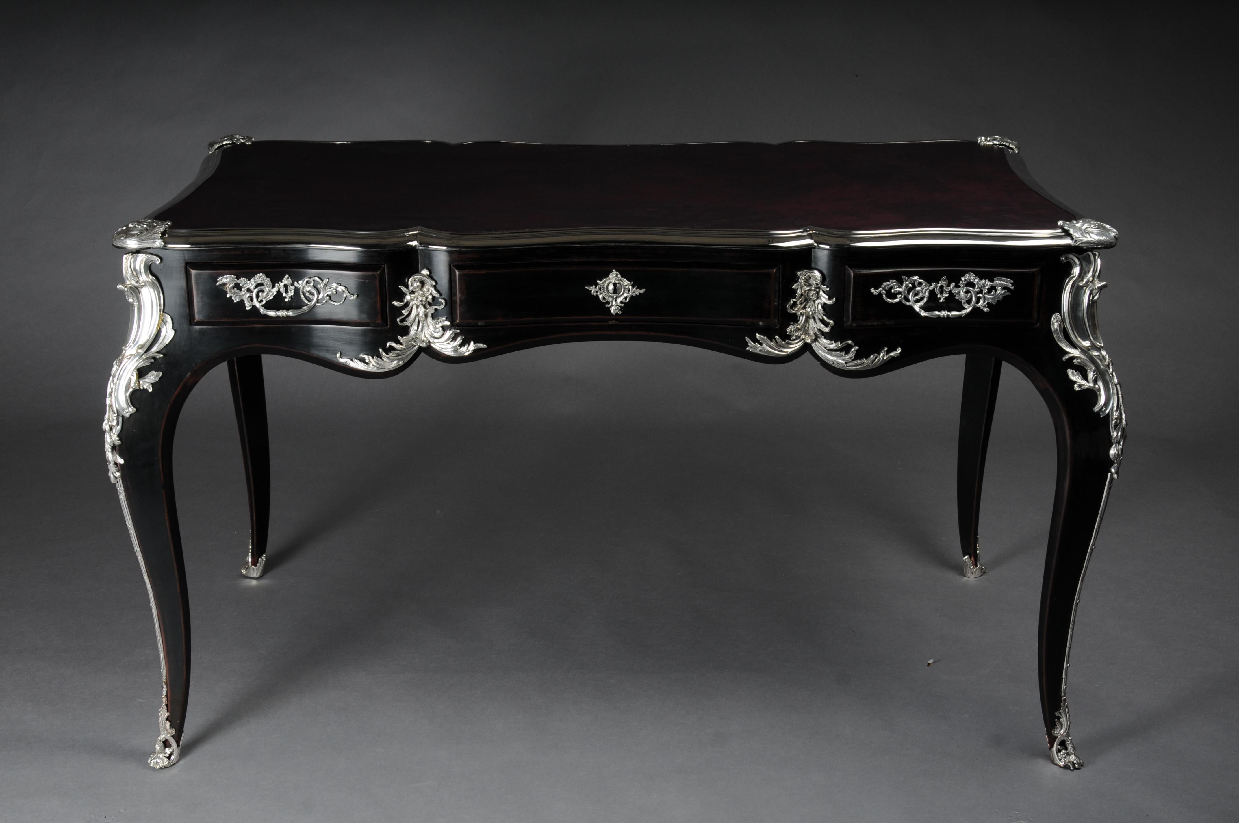 Scrivania di design / bureau plat in stile Luigi XV Piano Black con argento in vendita 2