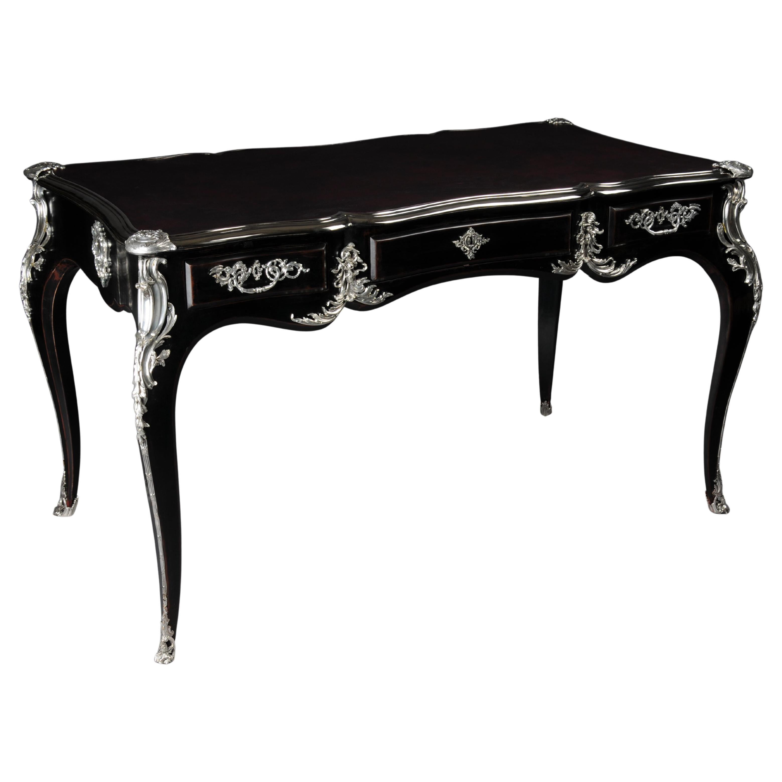 Bureau design / bureau plat de style Louis XV Piano Black avec argent.