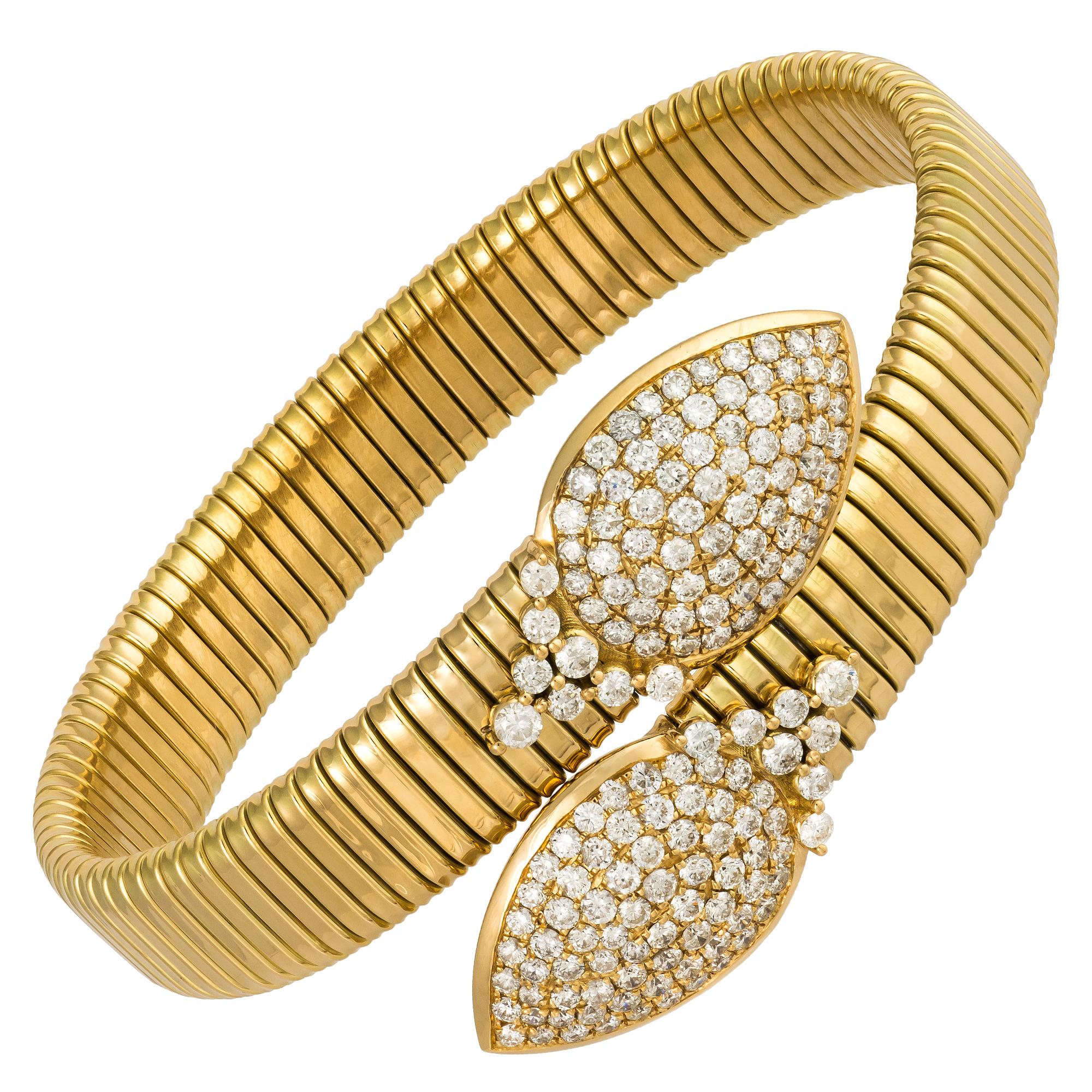 Moderne Bracelet de créateur en or jaune 18K avec diamants pour elle en vente