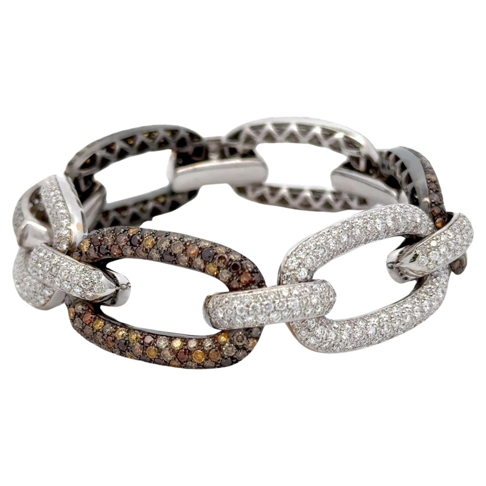 Designer Yeprem Diamond Champagne Link Bracelet 27.93 Carats 18 Karat White Gold In Excellent Condition For Sale In New York, NY