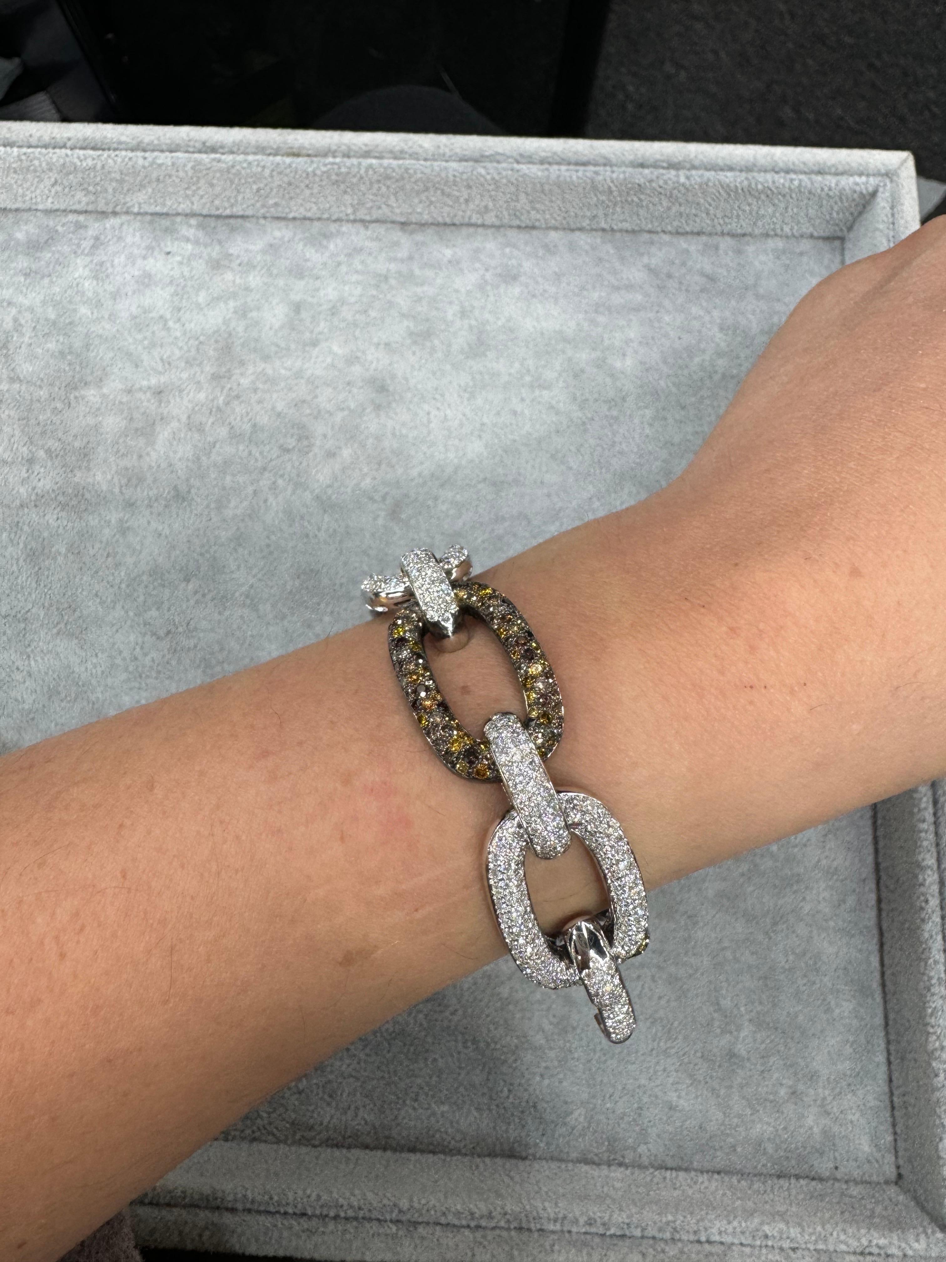 Designer Yeprem Diamond Champagne Link Bracelet 27.93 Carats 18 Karat White Gold For Sale 1