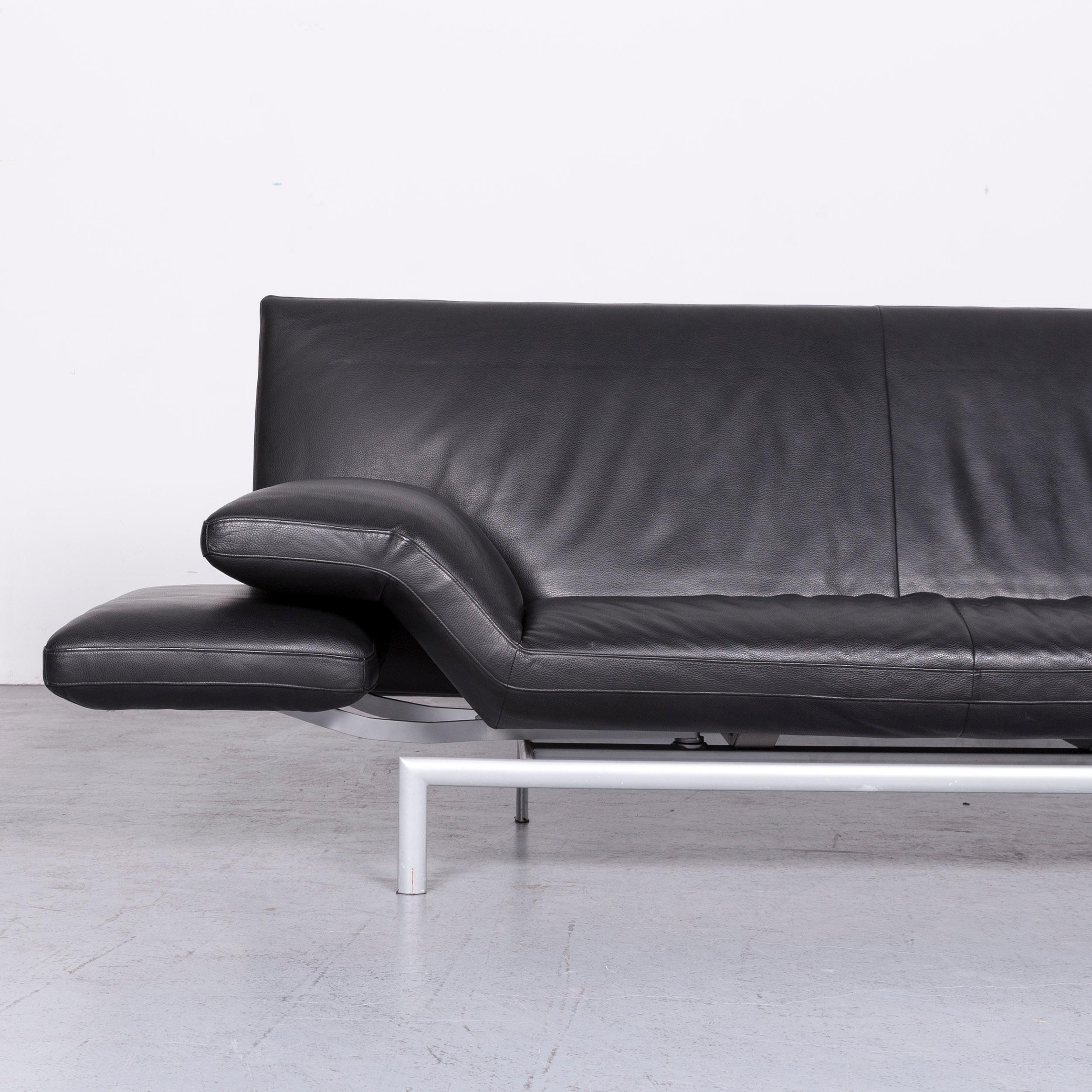 Designo Flyer Designer Leder-Sofa mit schwarzer Dreisitzer-Kommode und Funktion 1