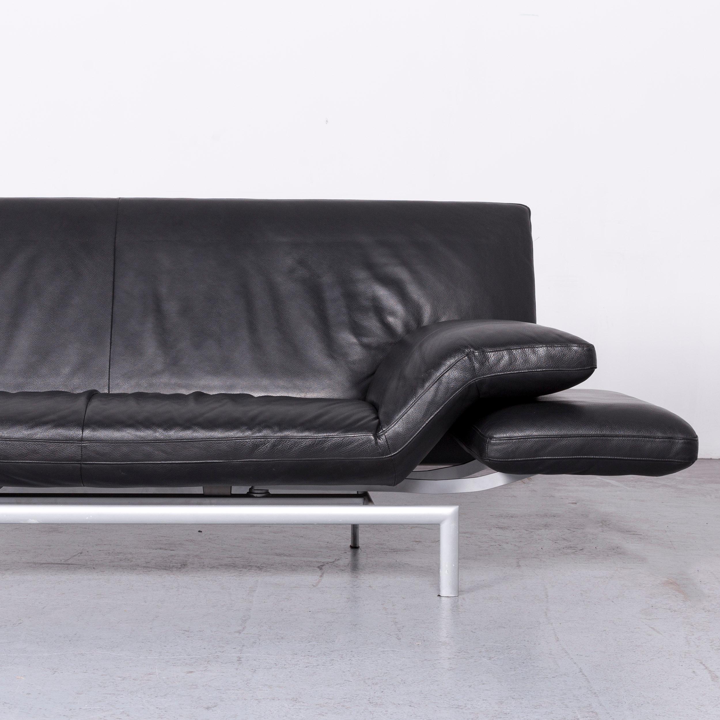 Designo Flyer Designer Leder-Sofa mit schwarzer Dreisitzer-Kommode und Funktion 2