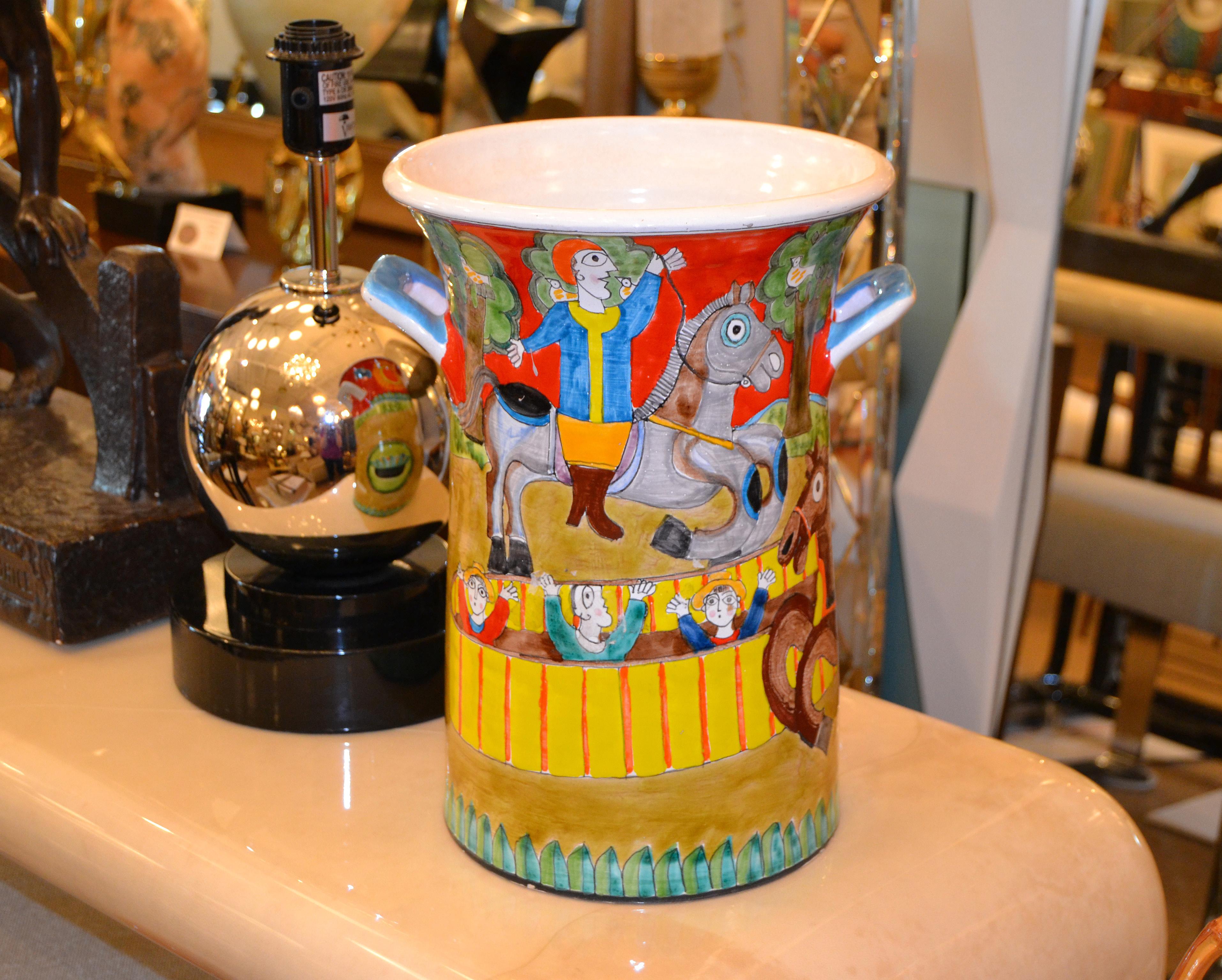 Mid-Century Modern Vase en poterie d'art peint à la main, récipient avec poignées chevaux de cirque, de DeSimone, Italie en vente