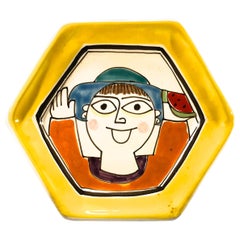 DeSimone - Assiette hexagonale en céramique jaune italienne peinte à la main - Visage heureux - 1960