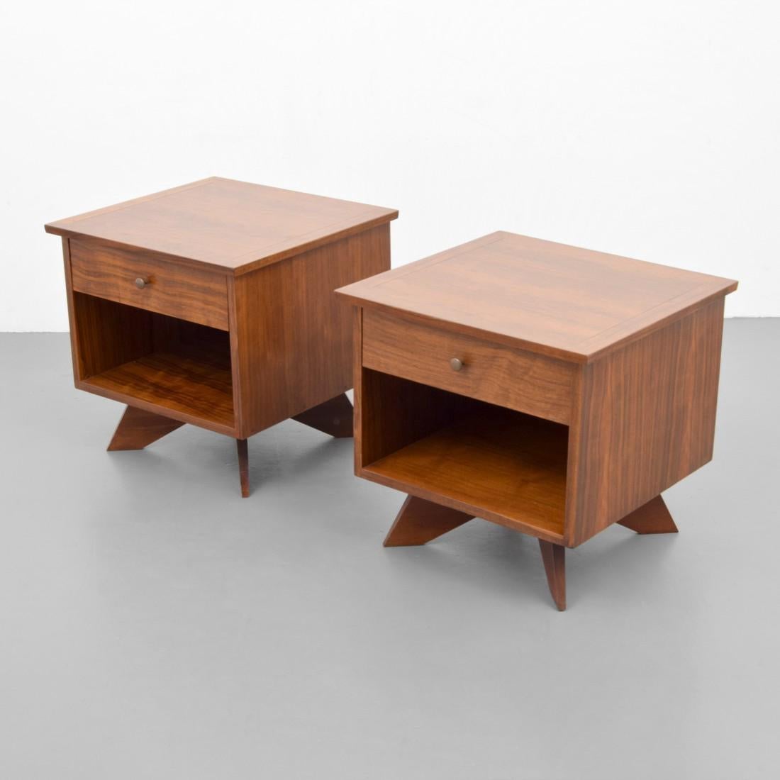 Mid-Century Modern Desirable Pair of George Nakashima Walnut Bedside Tables by Widdicomb