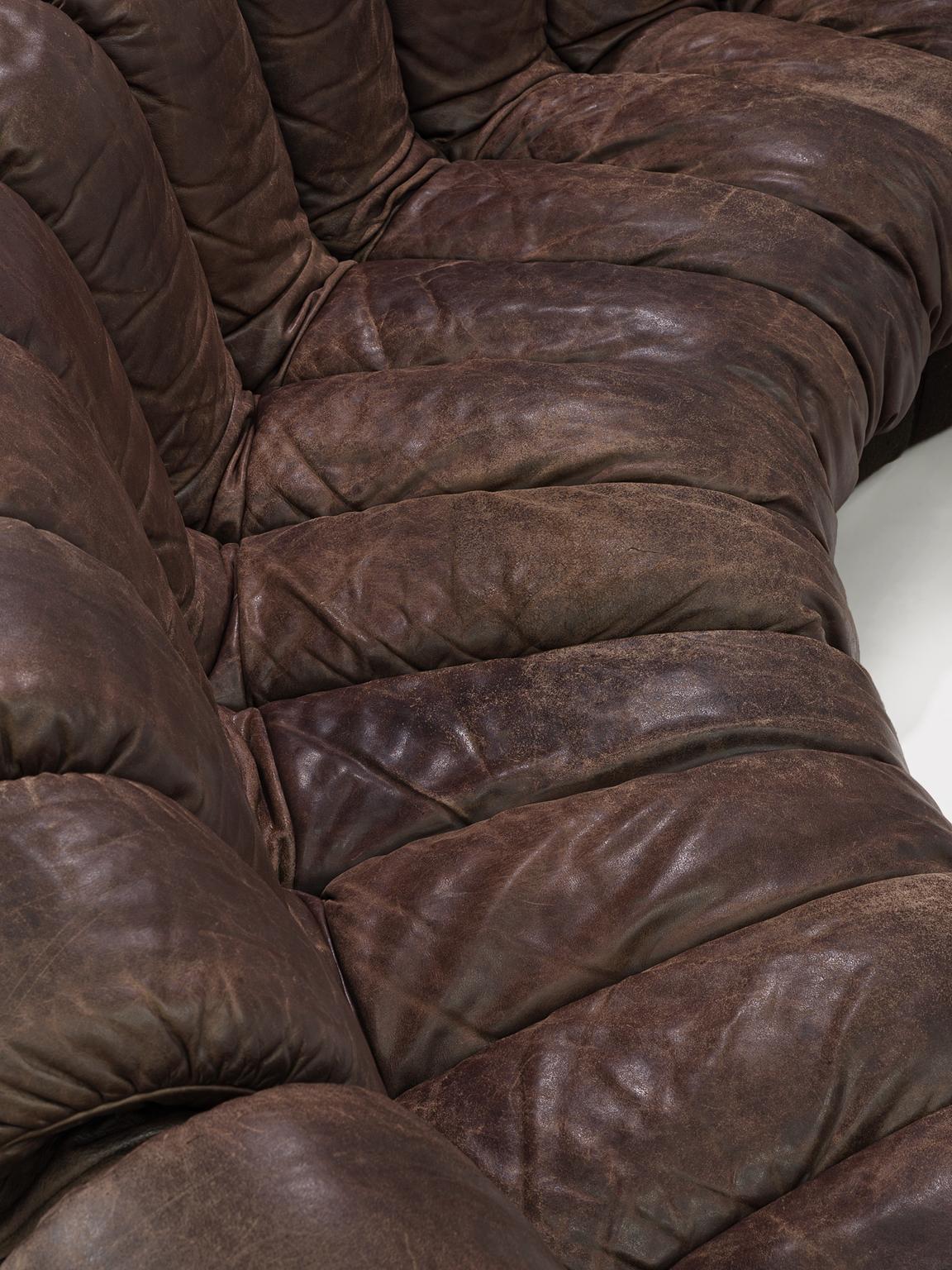 Desirable Patinated De Sede 'Snake' Non Stop Sofa in Dark Brown Leather In Good Condition In Waalwijk, NL