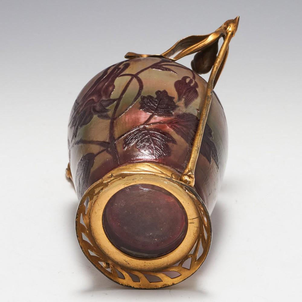 Verre Vase en verre camée Christian Desire en cage dorée, vers 1900 en vente