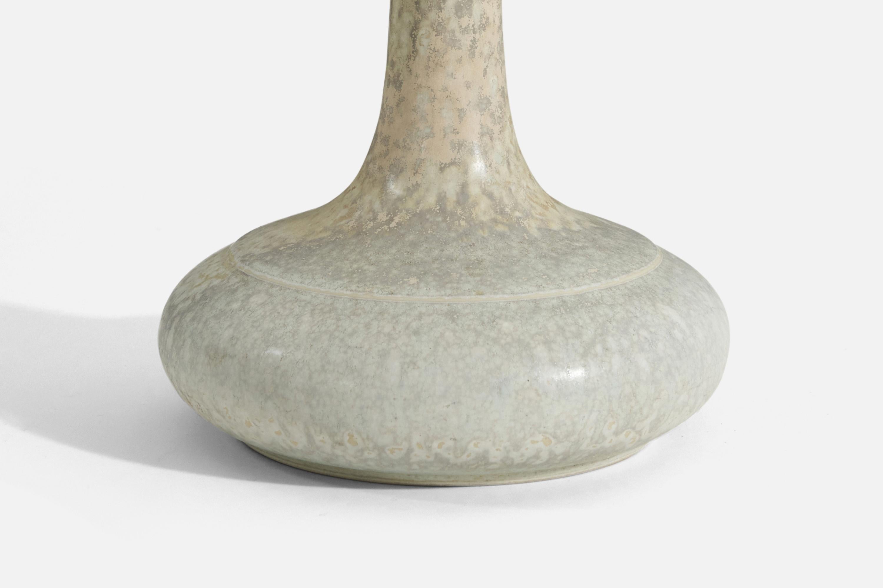 Desiree Stentøj, Table Lamp, Grey-Glazed Stoneware, Denmark, 1960s In Good Condition For Sale In High Point, NC