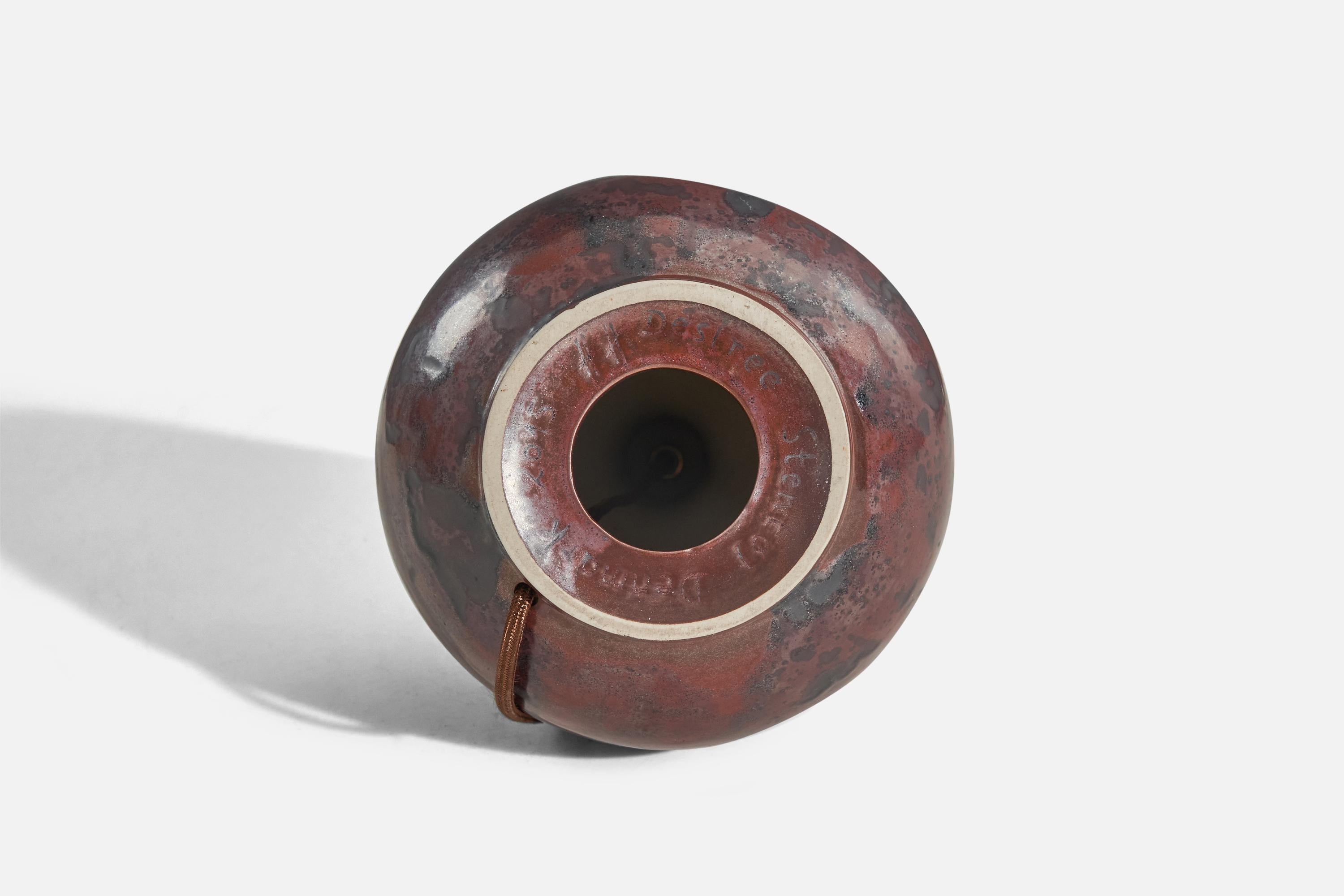 Desiree Stentøj, Table Lamp, Red-Glazed Stoneware, Denmark, 1960s In Good Condition In High Point, NC