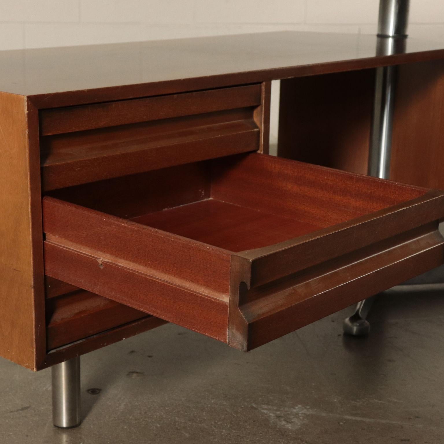 Desk Aluminum and Walnut Veneer Osvaldo Borsani 1970s Tecno 1