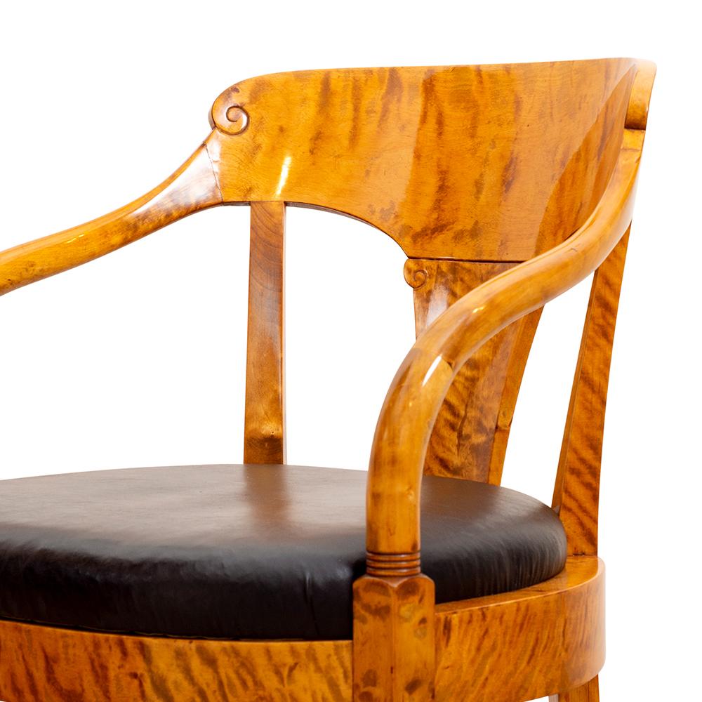 Desk and Armchair Bruno Paul Austrian Jugendstil Birch and Pearwood circa 1907 For Sale 3