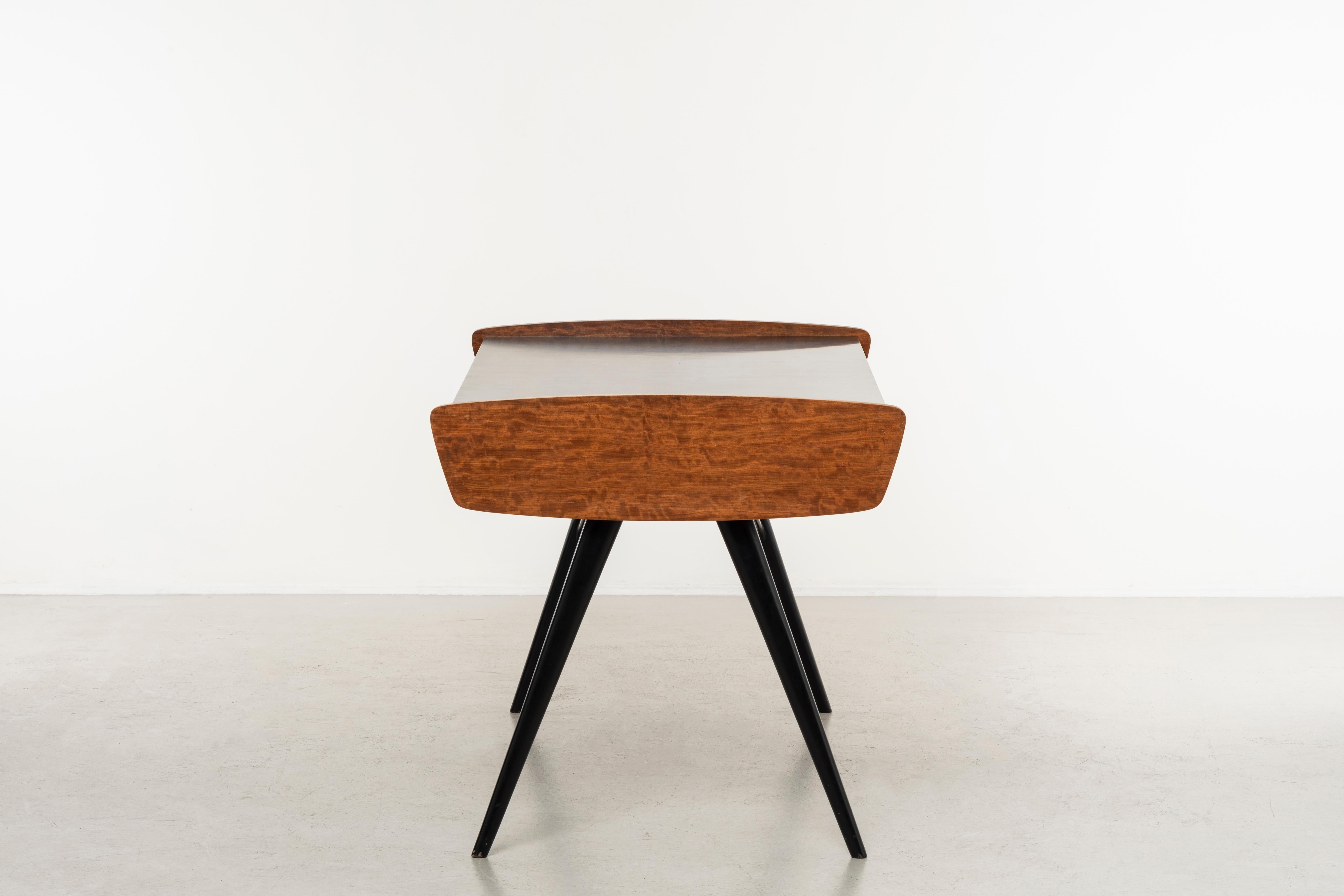 Desk and chair-Alfred Hendrickx-Mid 20th Century In Good Condition For Sale In Milano, Lombardia