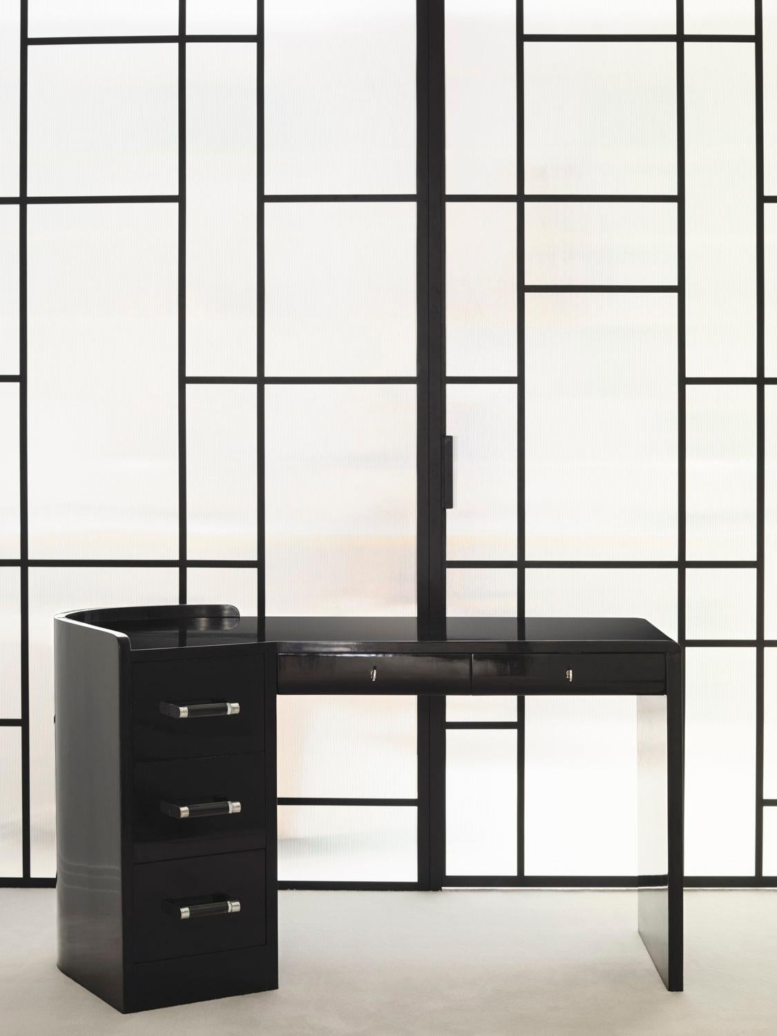Schreibtisch und sein Sessel (Art déco) im Angebot