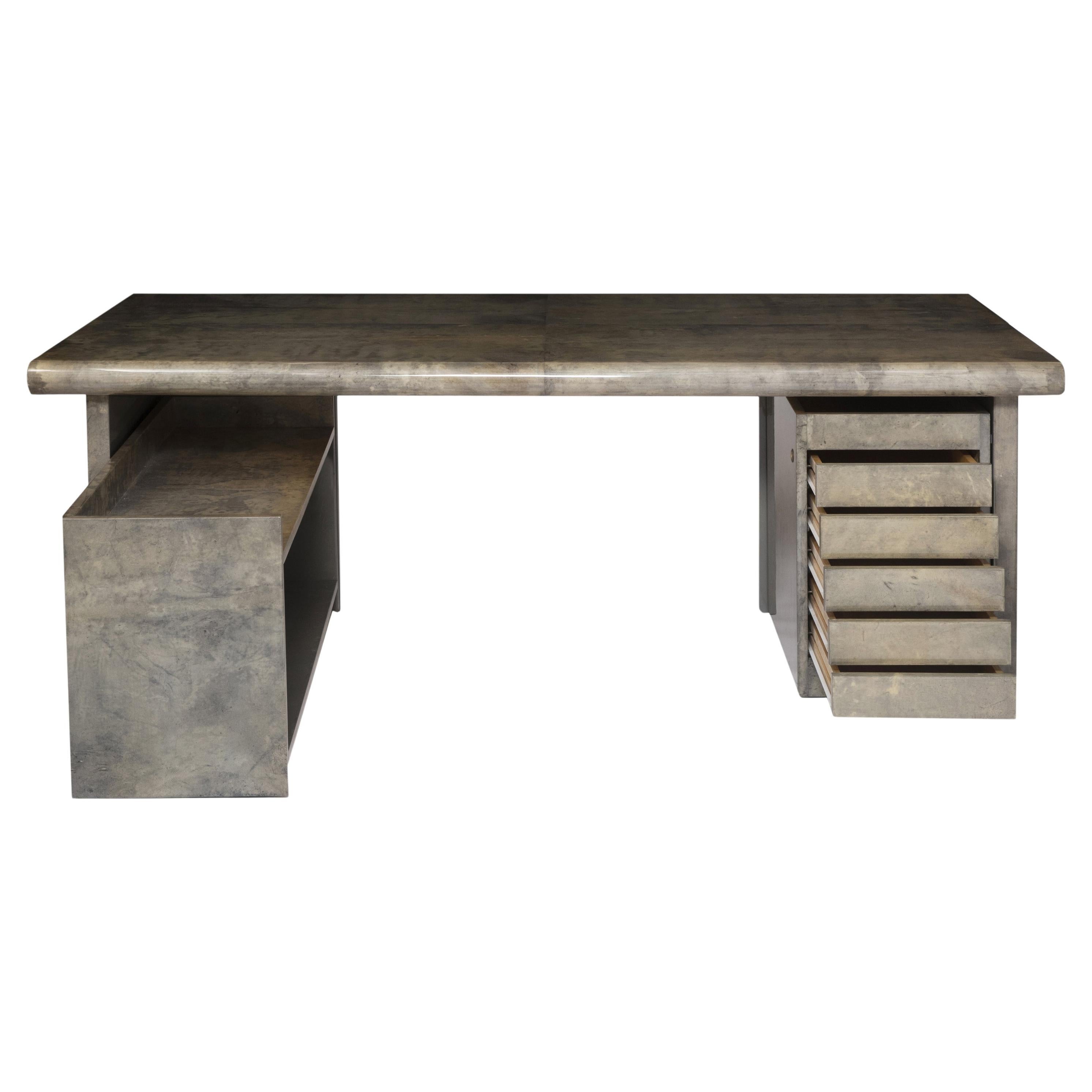 Bureau et meuble bas d'Aldo Tura en peau de chèvre verte laquée, Italie, vers 1960 en vente