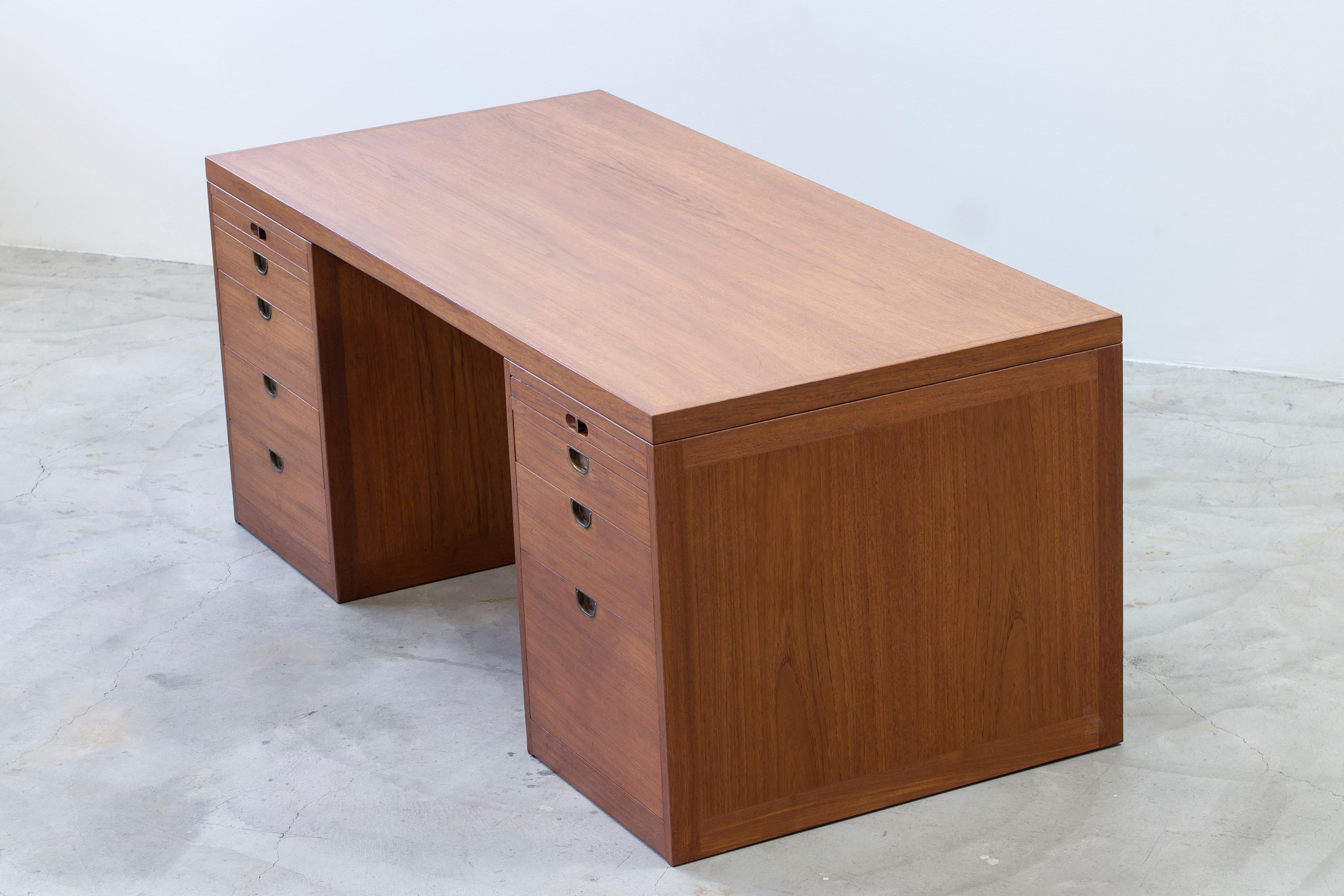 Scandinavian Modern Desk BM-66 by Børge Mogensen, Produced by P. Lauritsen & Søn in Denmark No. 2 For Sale