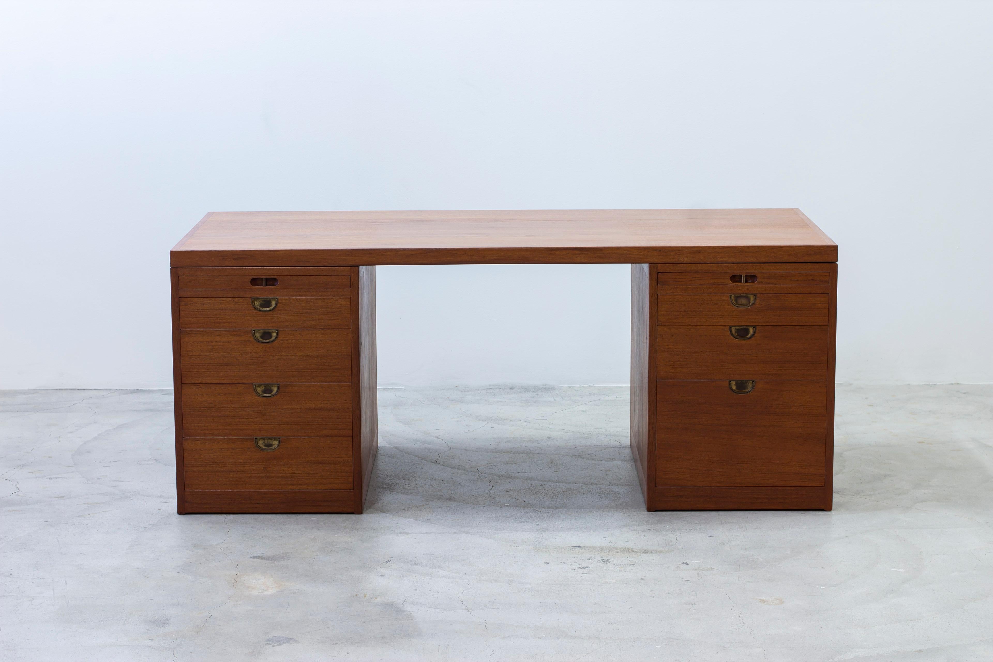 Desk BM-66 by Børge Mogensen, Produced by P. Lauritsen & Søn in Denmark No. 2 In Good Condition For Sale In Hägersten, SE