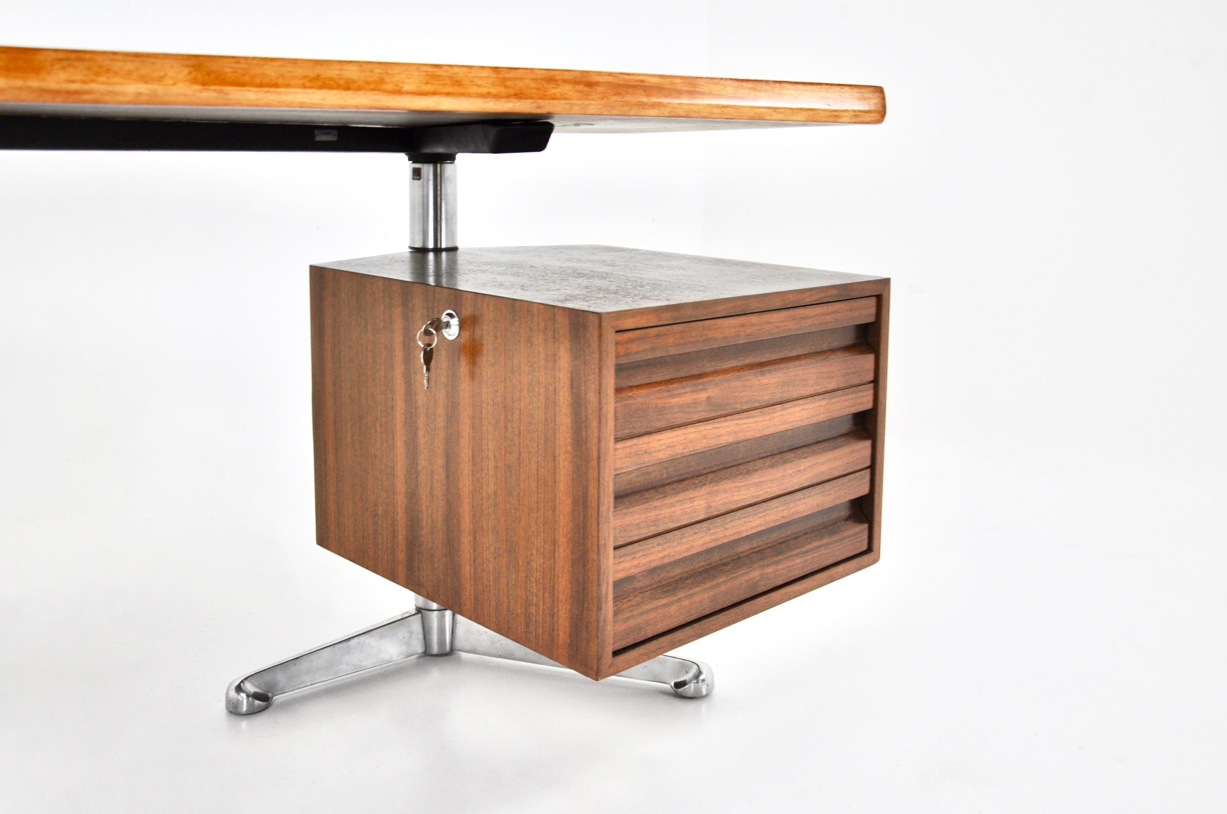 Metal Desk Boomerang by Osvaldo Borsani for Tecno, 1960s
