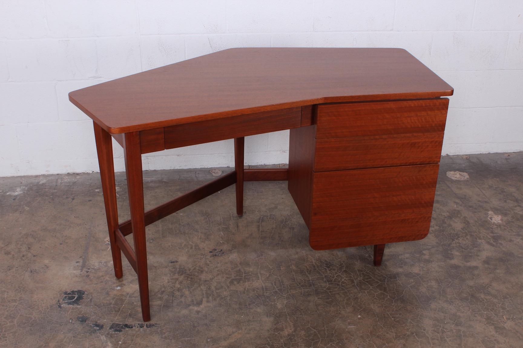 Desk by Bertha Schaefer for Singer and Sons 6