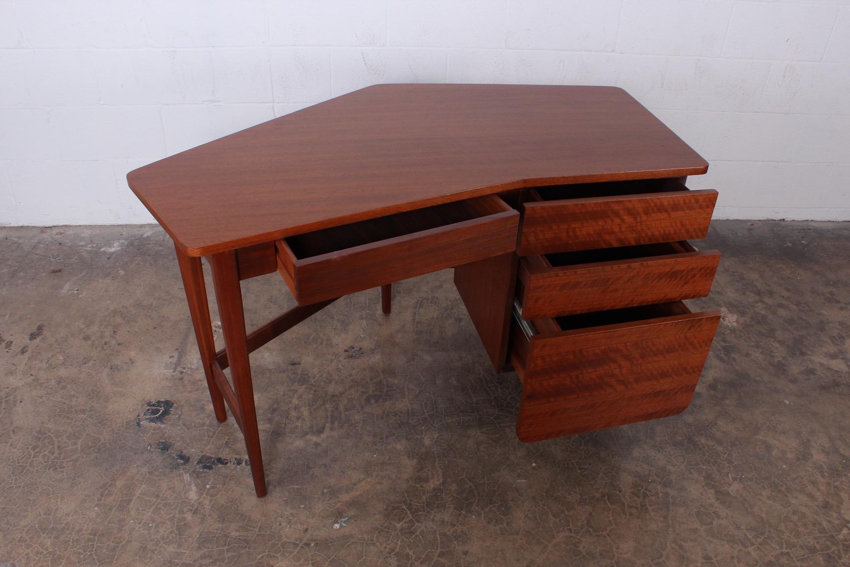 Desk by Bertha Schaefer for Singer and Sons In Good Condition In Dallas, TX