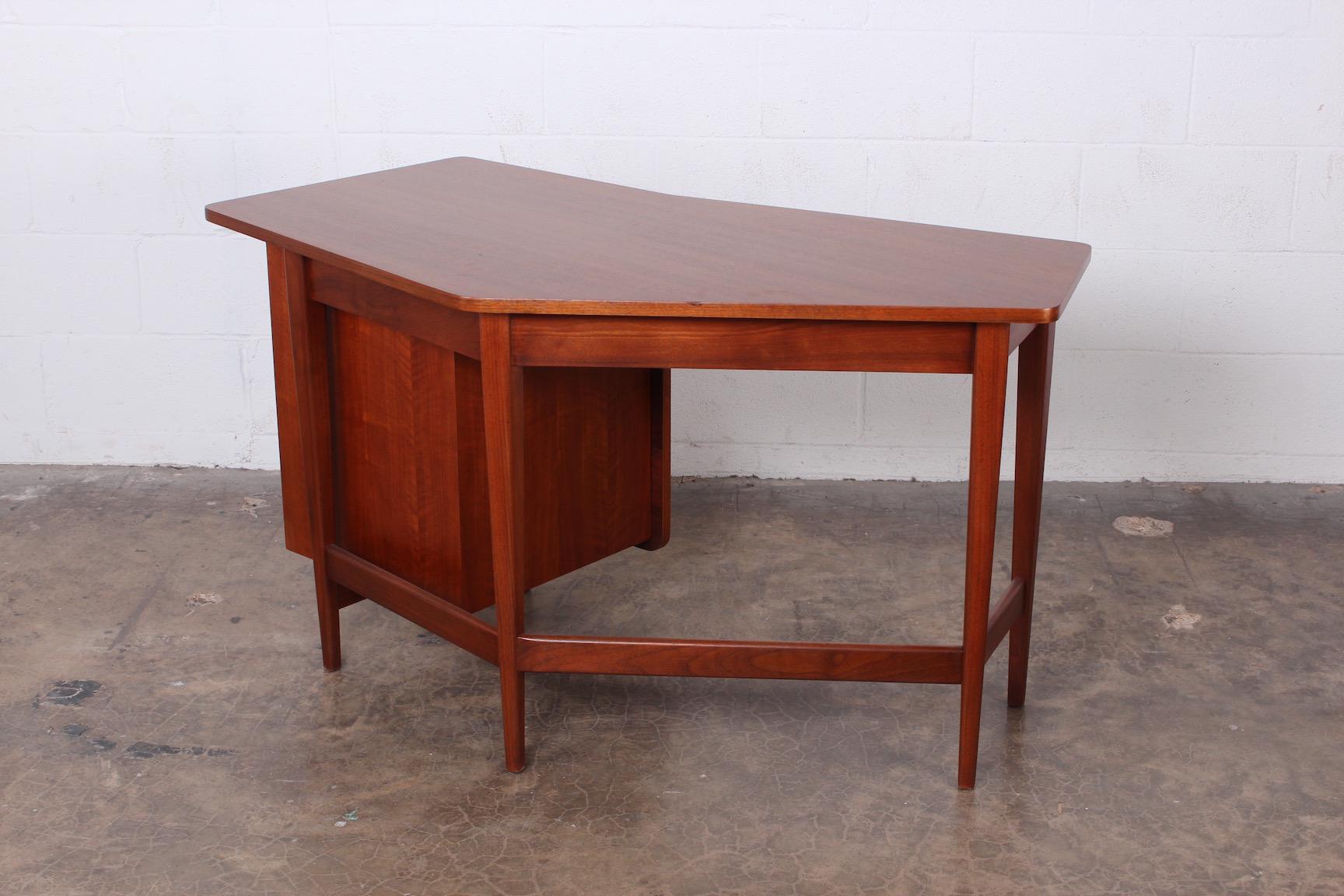 Desk by Bertha Schaefer for Singer and Sons 4